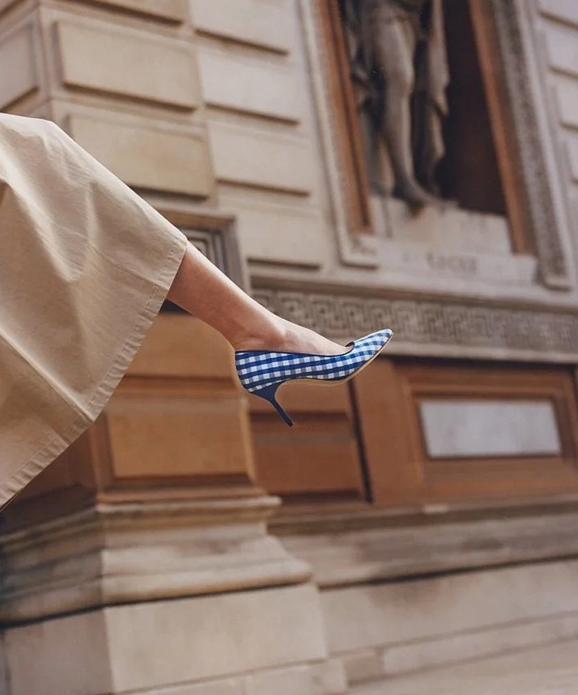 2026_03_05+MANOLO+BLAHNIK_FILM_008_BY+HOLLY+WHITTAKER.jpg