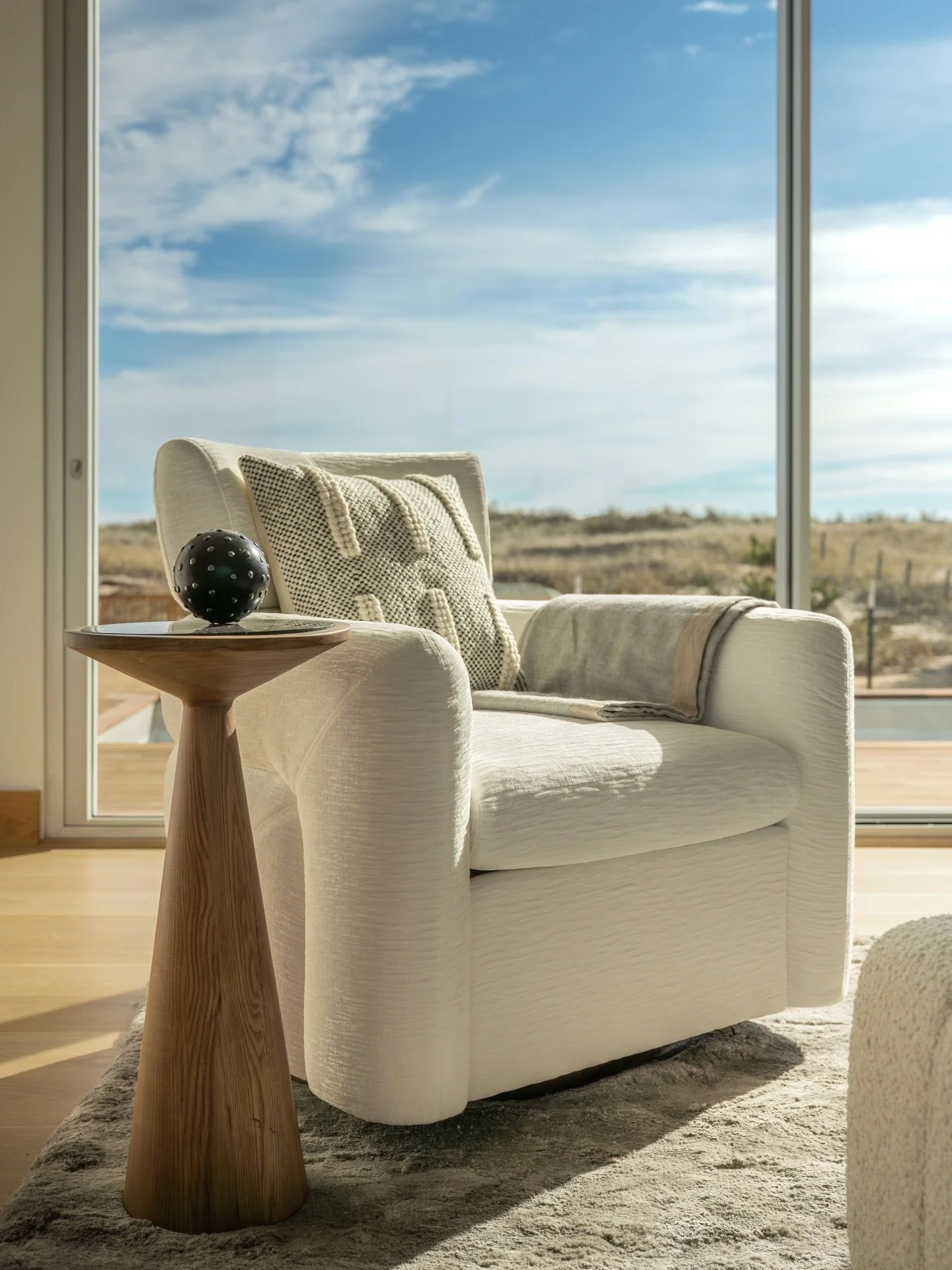 This is how modern coastal is meant to feel:
refined textures, sculptural furniture, and natural light doing its thing.
Just one corner of a fully furnished home &mdash;
but it tells the whole story.
🏡 2128 Montauk Hwy | Staged by Iconic Modern