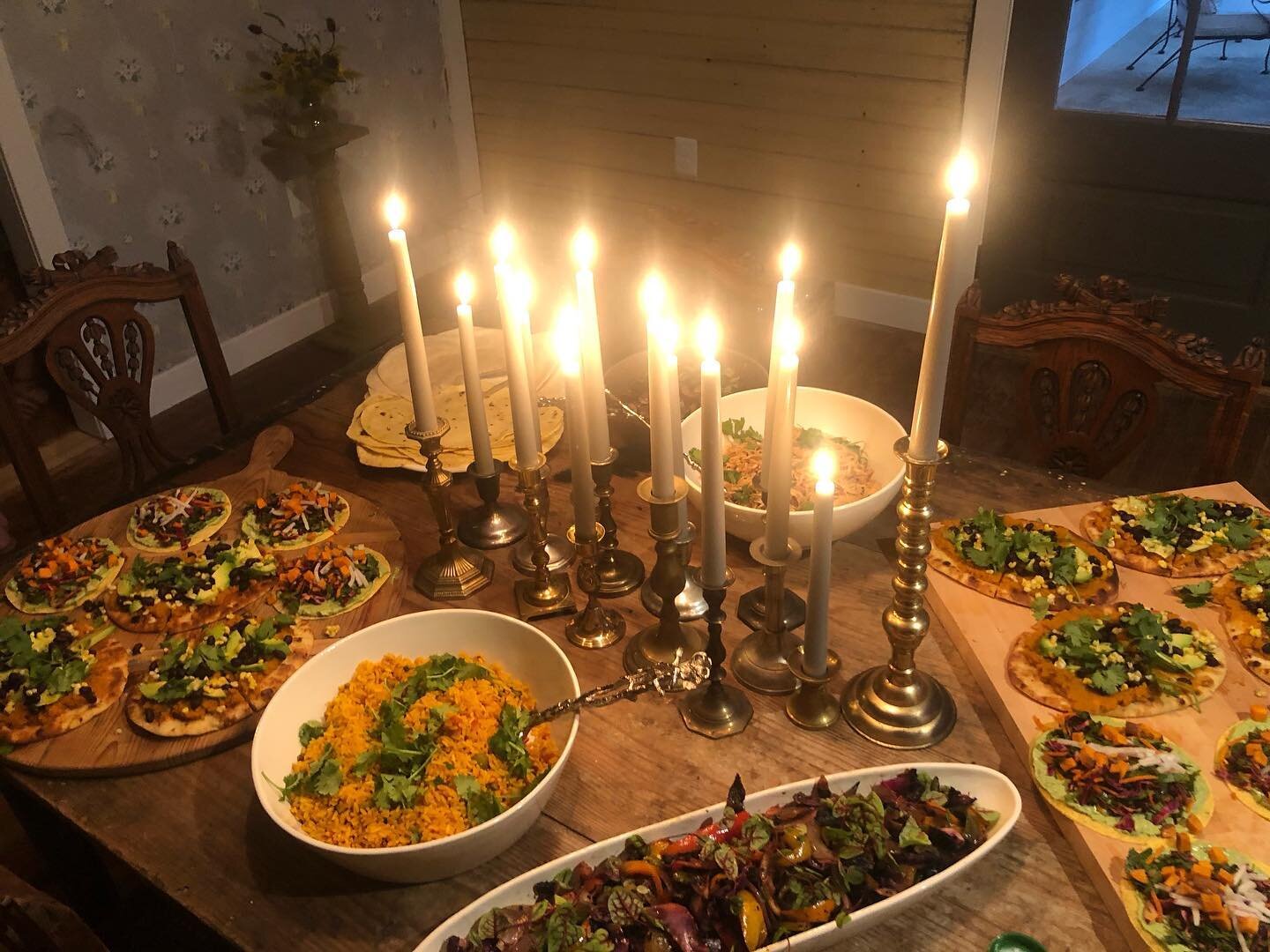 Looking for the perfect place to host your holiday party? 

Hardy Chambers can take care of all the details for you! We offer as little or as much help as you need! Call us today to discuss your vision for the perfect party for you and your guests! 
