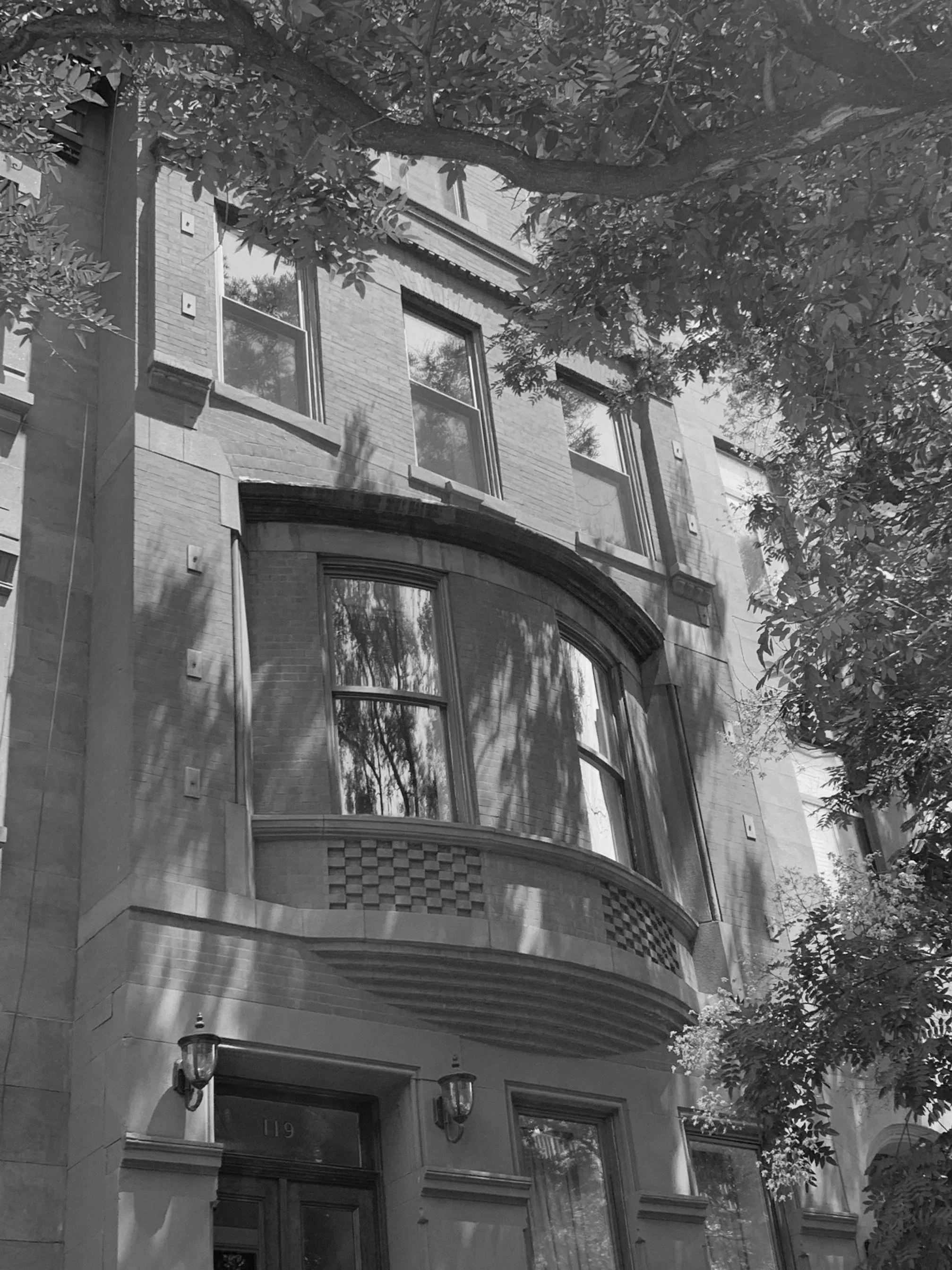 Facade of the Historical building, renovation of a 2-story apartment UWS. Full Design and FFE'S schedule plus costs analysis. NYC, 2024.