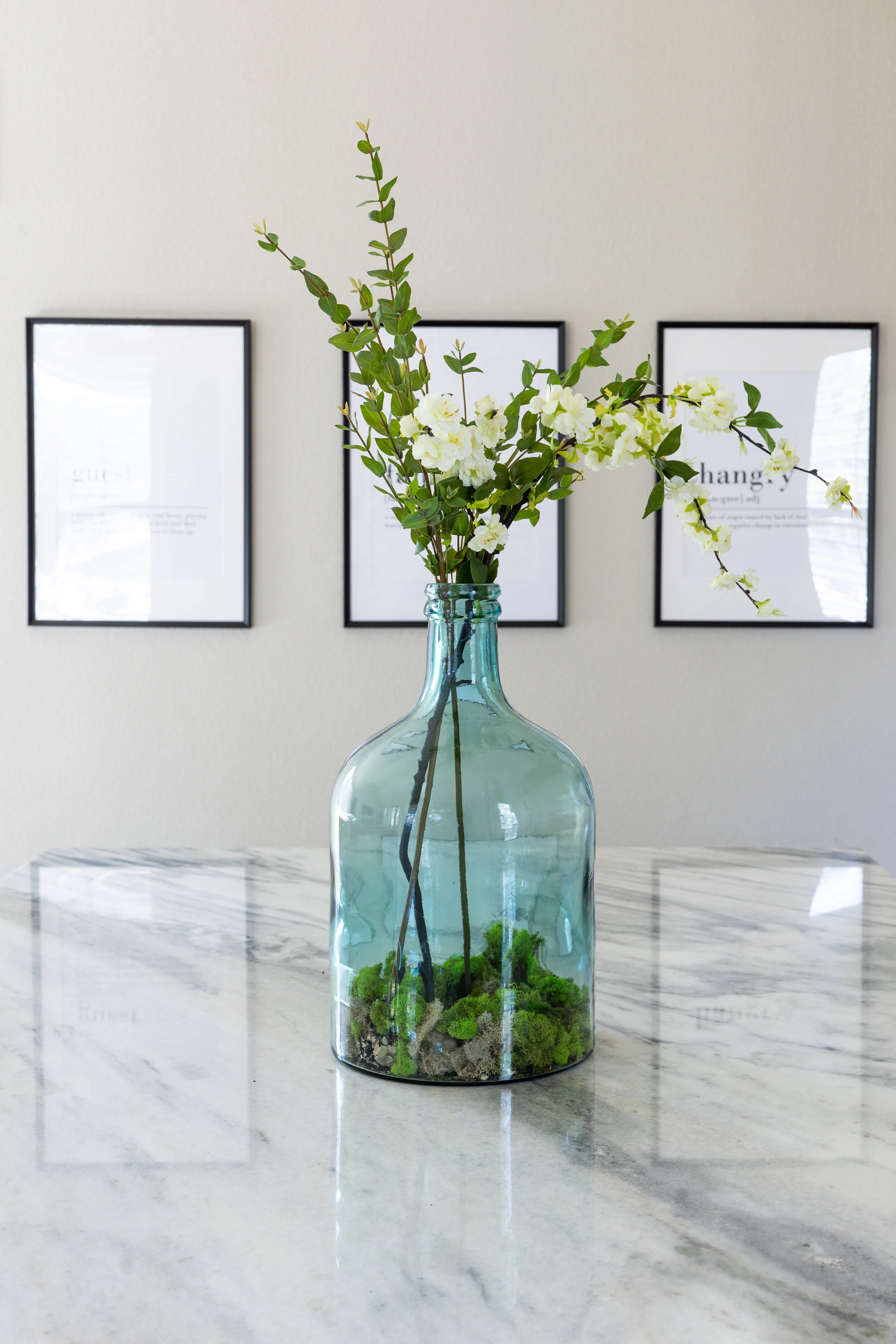 HickmanS_LynaeWood_WilsonPoolhouse_KitchenDetail+posters.jpg