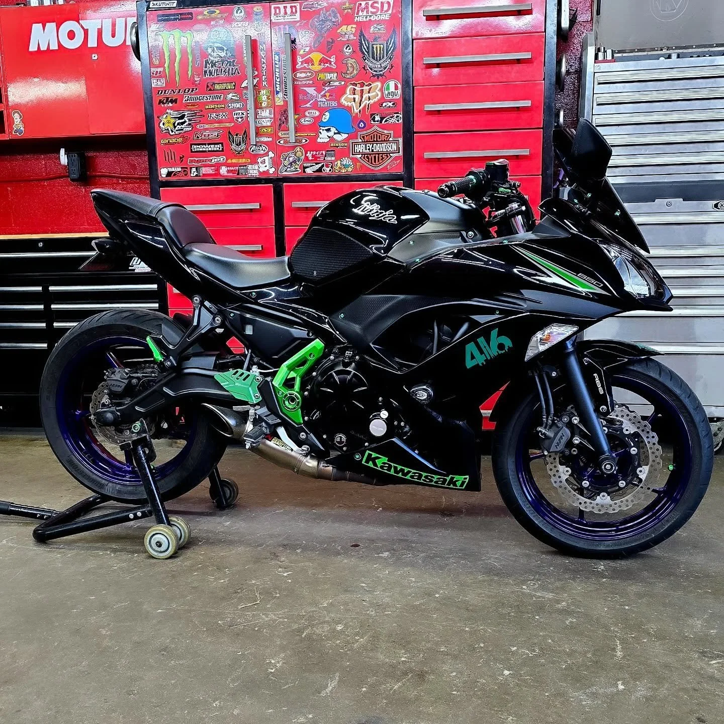 Fresh Purple 2 stage powder Candy helping make this Kawi' stand out . 💥💥
-----------------------------------------------------------------------------
#dynotuning #motorcycle #powersports #toronto #championcycle #outtoride #biker #youtube #tiktok