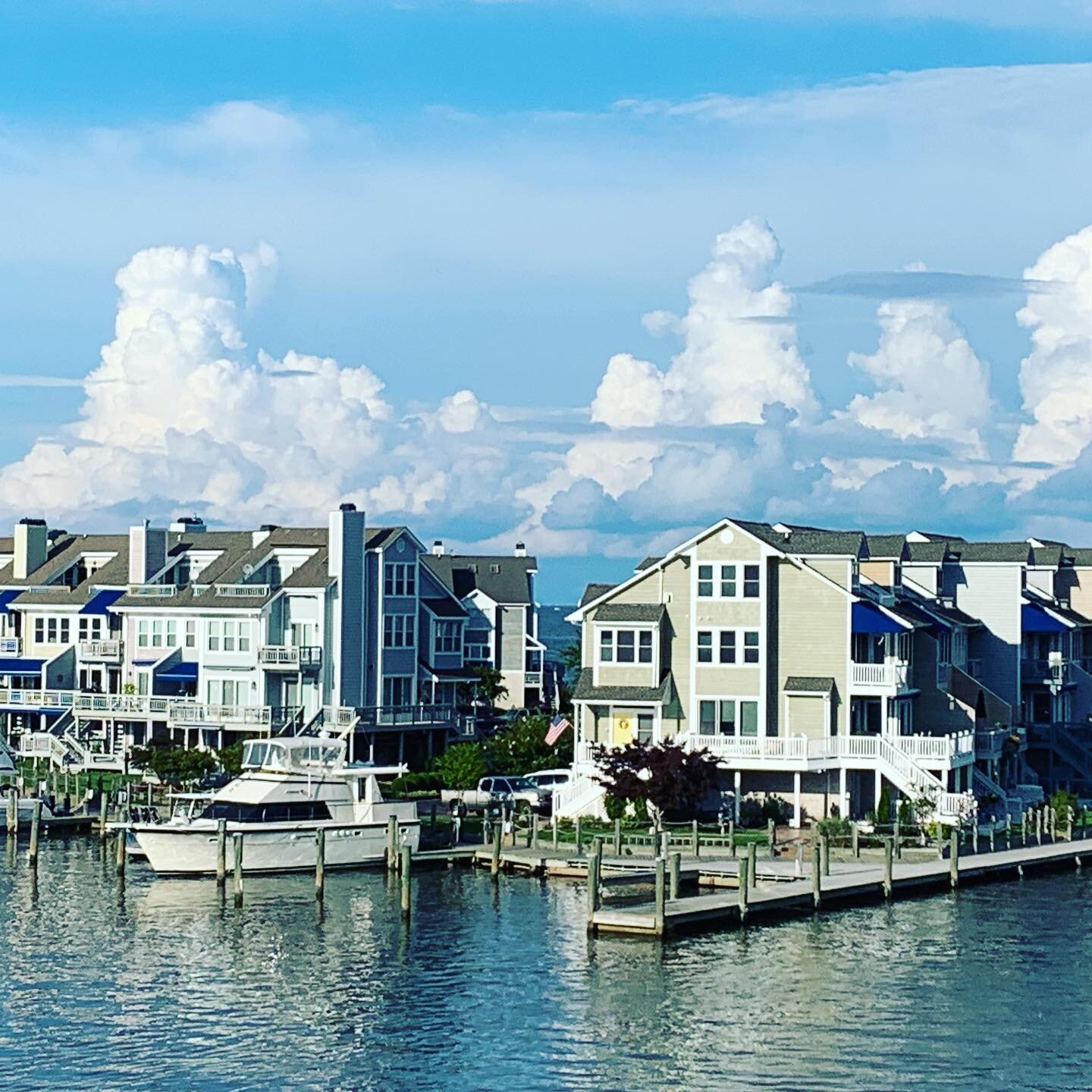 Beautiful evening at Chesapeake beach Maryland! So many beautiful homes on the water off the Chesapeake!  #maryland #chesapeakeshores #chesapeakebayboating #boating #homesonthewater #summer #summernights #chesapeakebeach #lovingmaryland