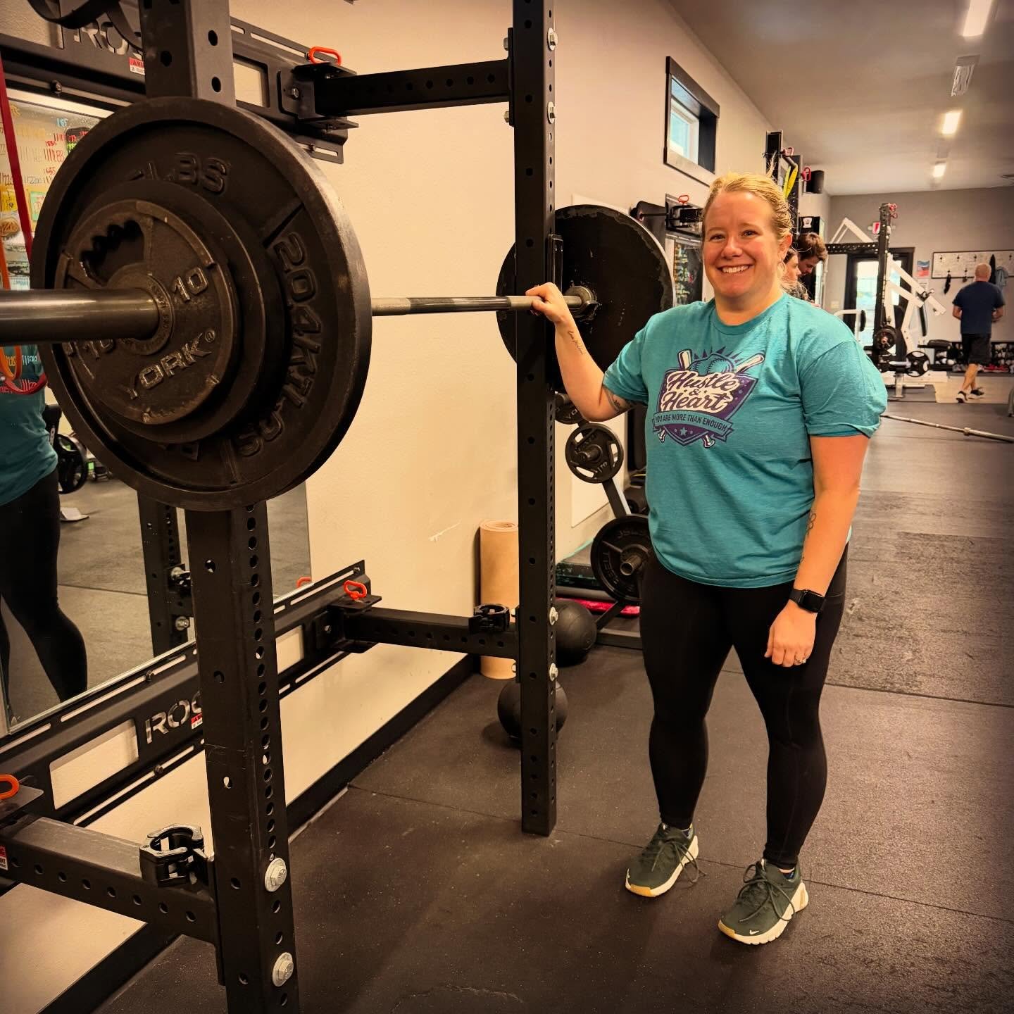5@205 for @kt_boom3 in the squat rack tonight:)

A personal record for her.

Nice work Katie!!!!

#lift #strongmom #militarywomen 
#nurse