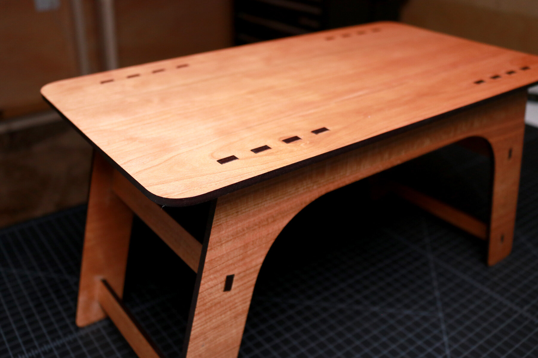 041_Minimal-Personal-Wood-Table-05.jpg