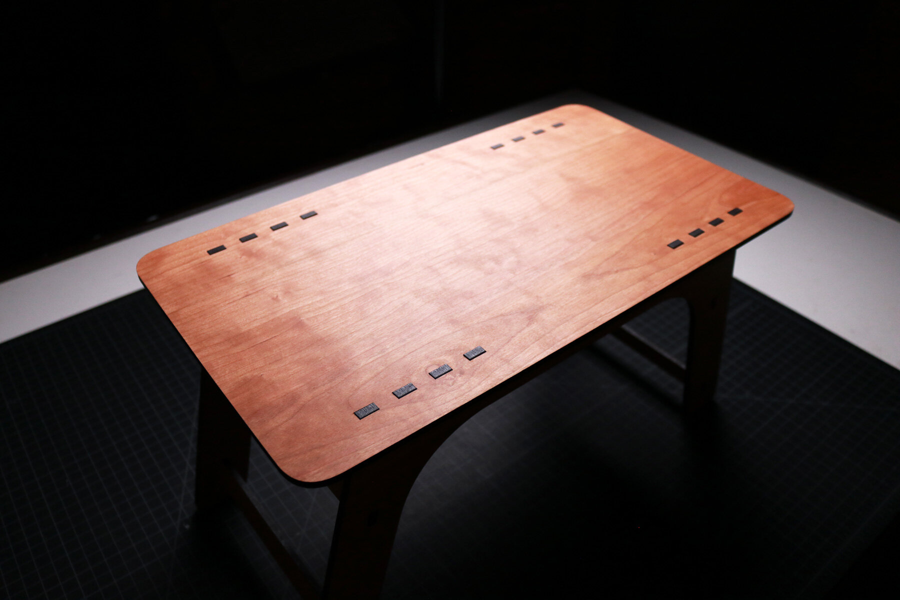 041_Minimal-Personal-Wood-Table-07.jpg