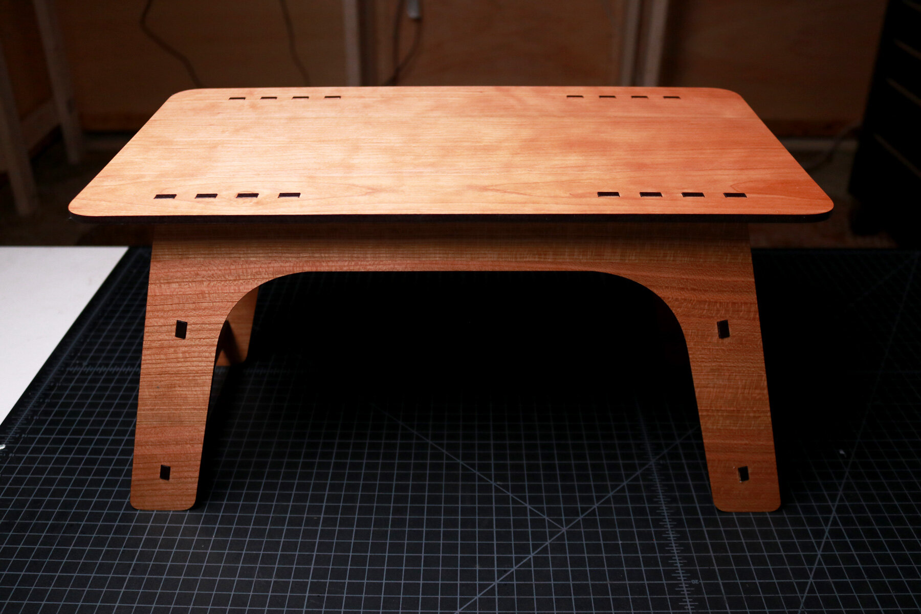 041_Minimal-Personal-Wood-Table-06.jpg