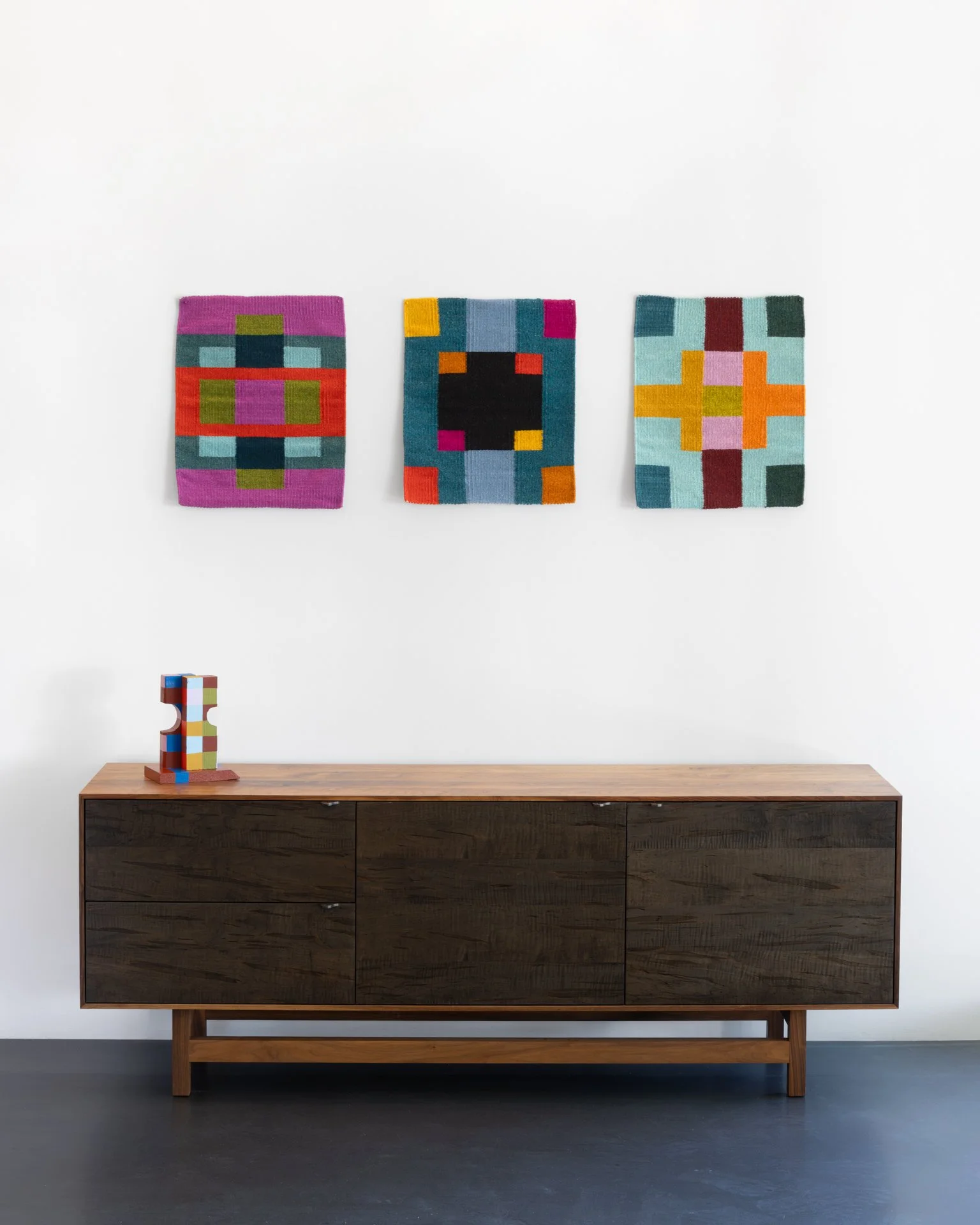 Oneoneone-Tic-Tac-Toe-Installation-05.jpg