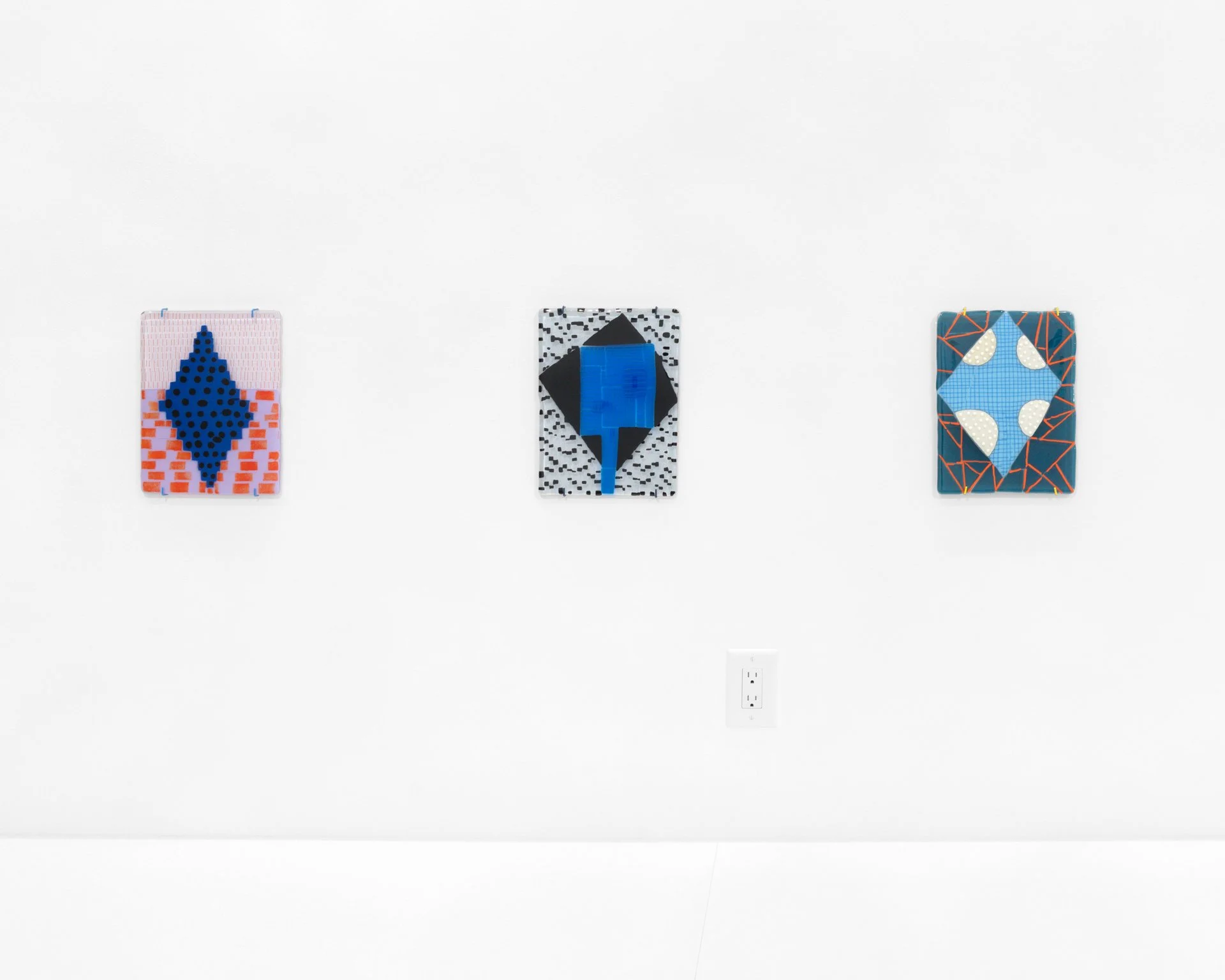 Oneoneone-Tic-Tac-Toe-Installation-01b.jpg