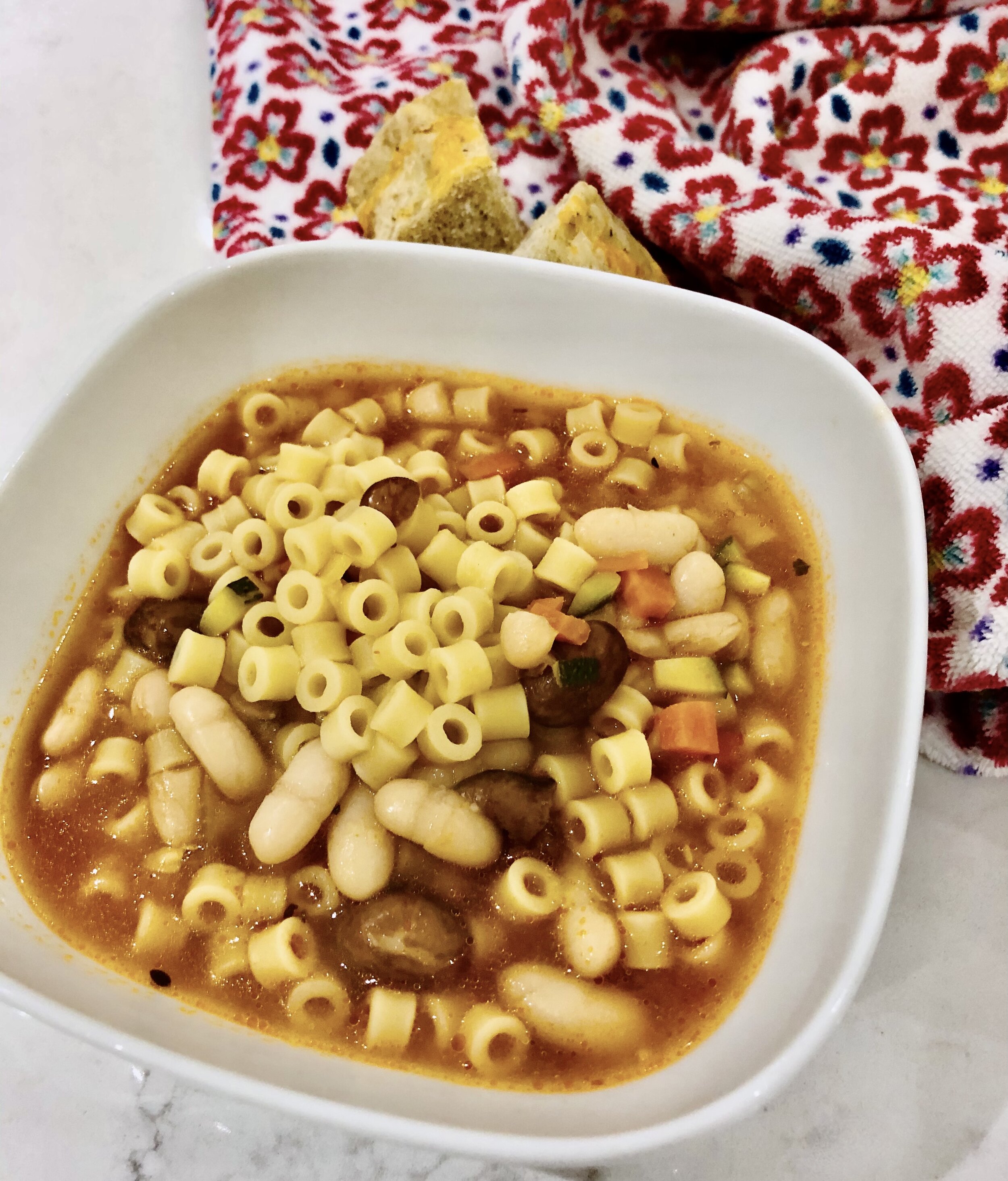 Pasta e fagioli (pasta with beans) 
