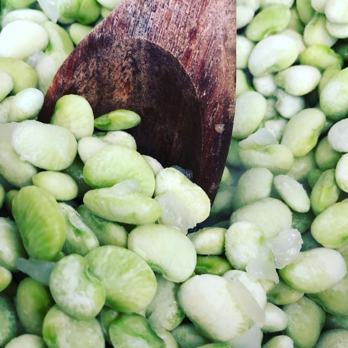 Convenience food at its best!  Lima beans were on the menu tonight, it&rsquo;s not a very popular food but we like them around here.  Preparing these reminded me just how great frozen fruit and vegetables are (Lima beans are legumes, but you catch my