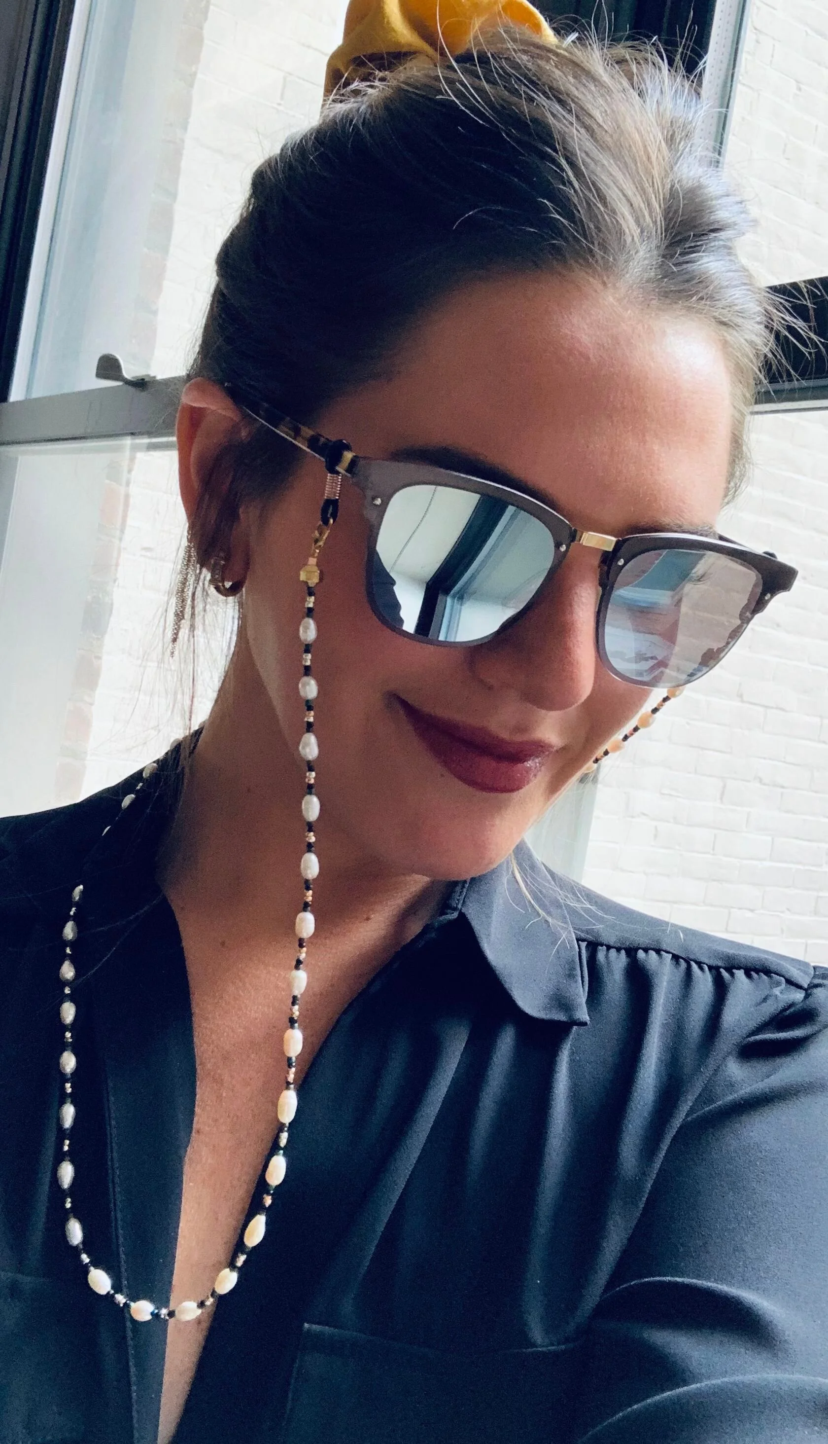 Olive Pearls Mask &amp; Sunglass Chain (2 in 1)