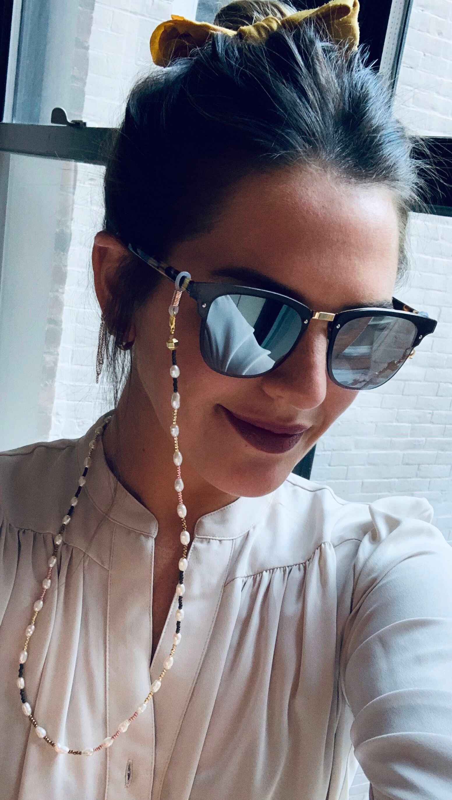 Metallic Pearls Mask &amp; Sunglass Chain (2 in 1)