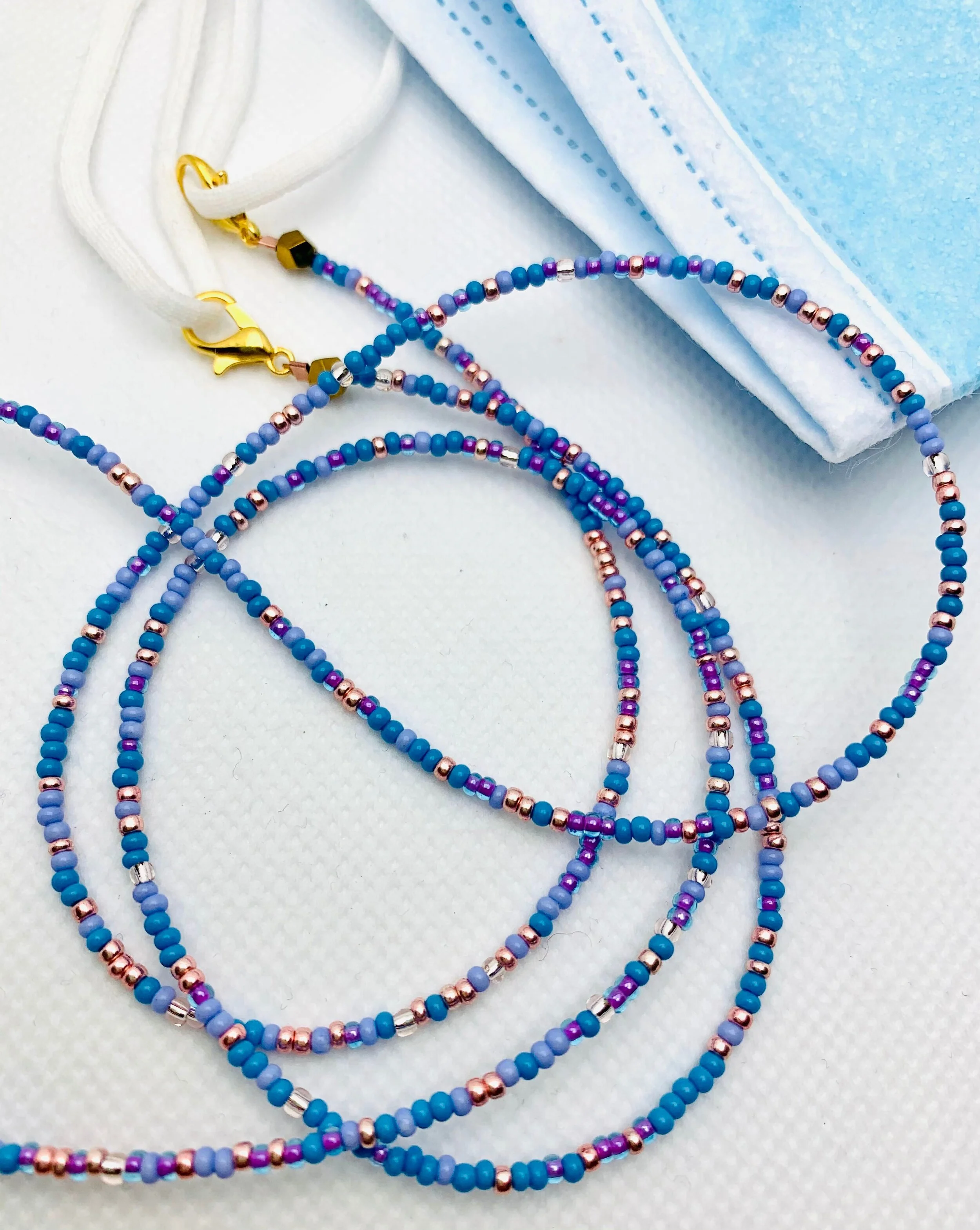 Mini Lilac Blue Mask &amp; Sunglass Chain (2 in 1)