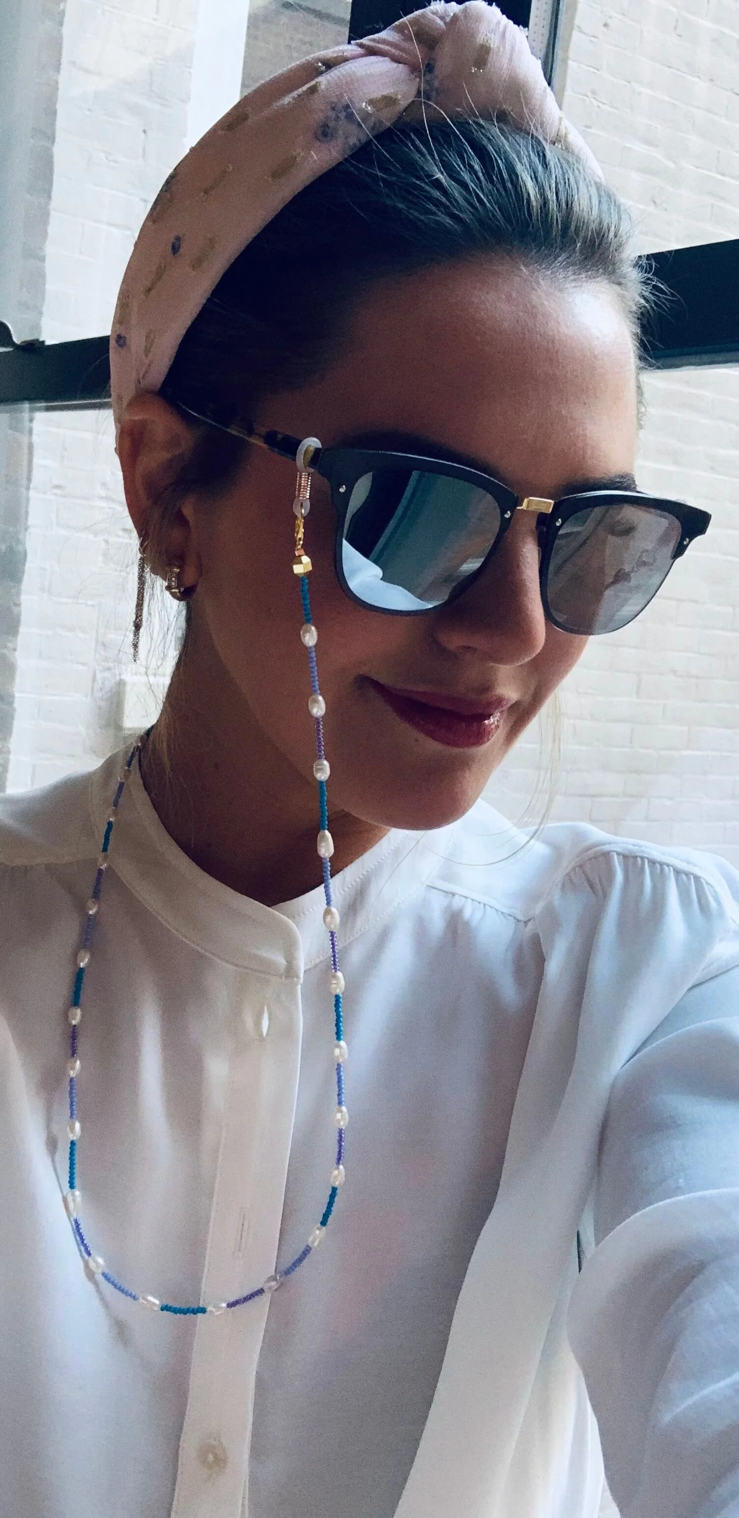 Pearls Lilac Blue Mask &amp; Sunglass Chain (2 in 1)