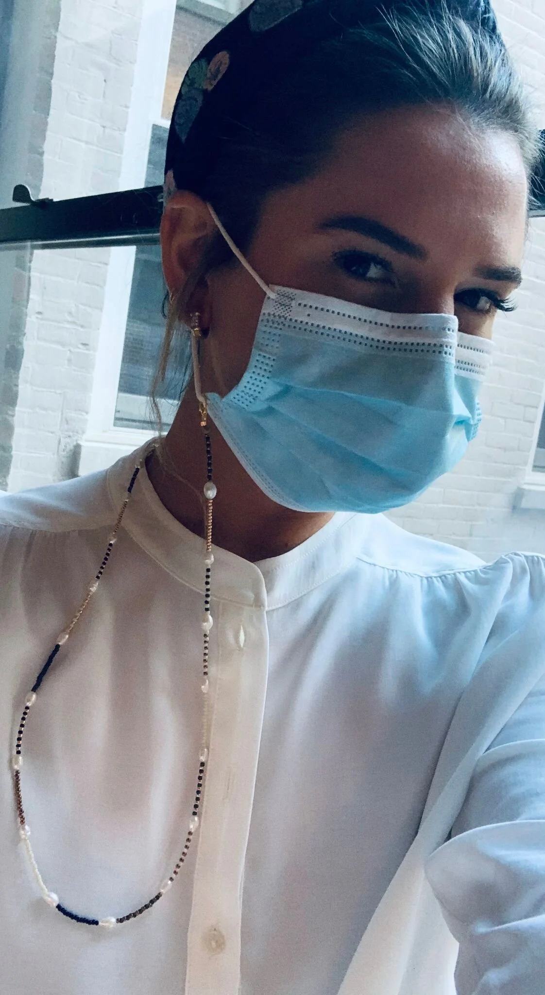 Pearls Bronze Mask &amp; Sunglass Chain (2 in 1)