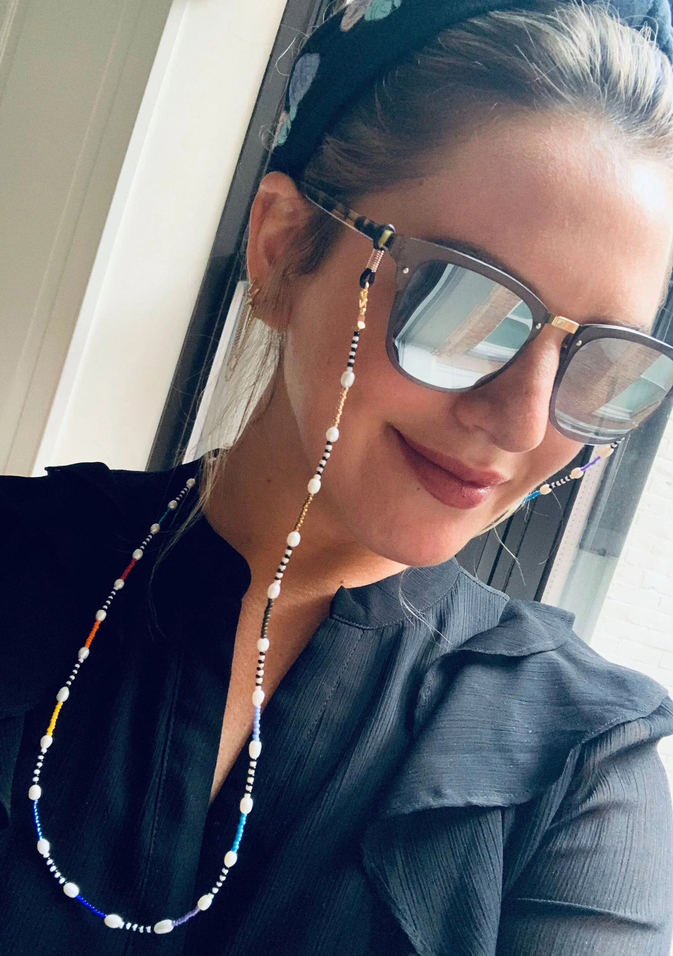 Domino Rainbow Pearls Mask &amp; Sunglass Chain (2 in 1)