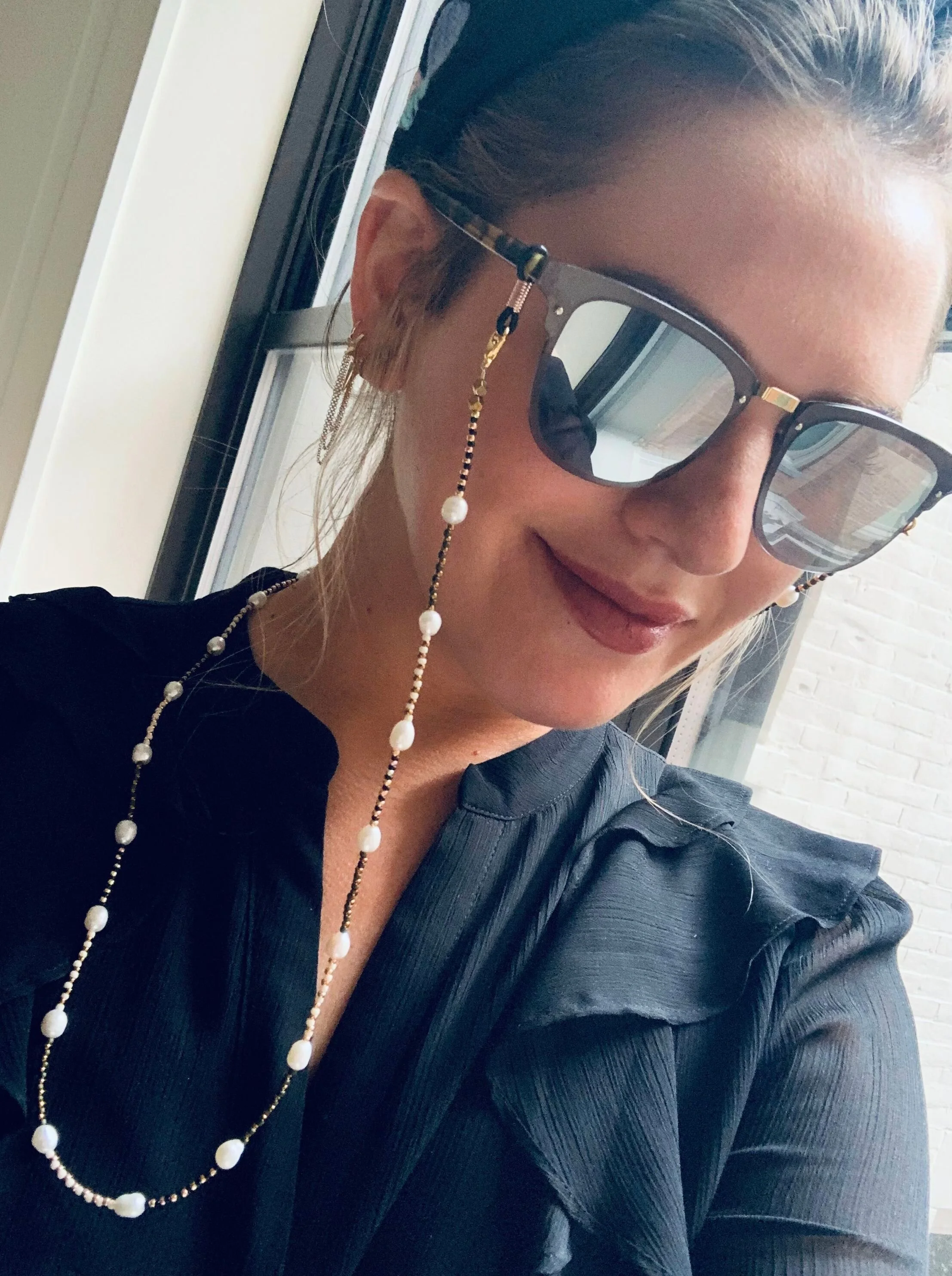 Pearls Olive Gold Mask &amp; Sunglass Chain (2 in 1)