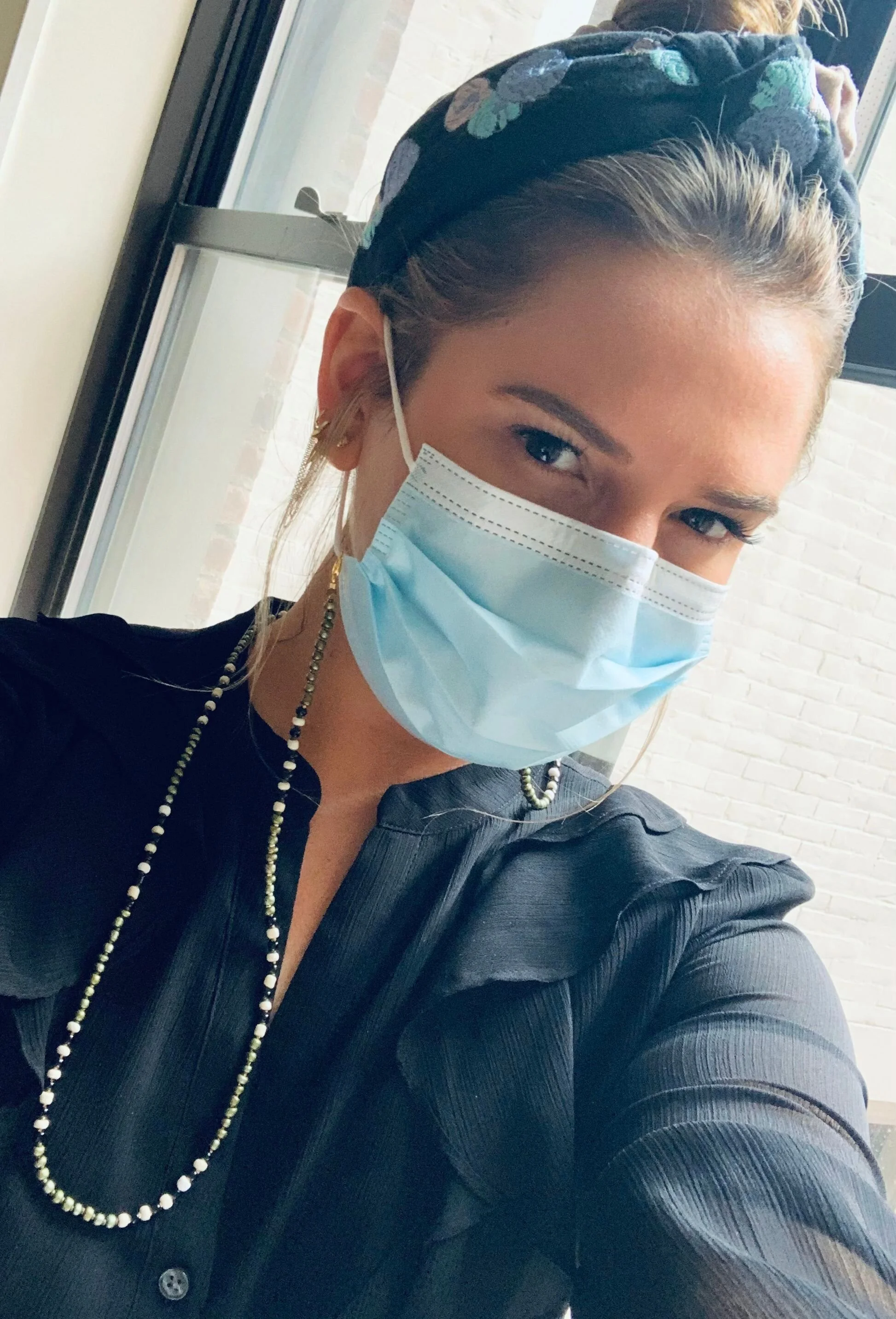 Domino Olive Mask &amp; Sunglass Chain (2 in 1)