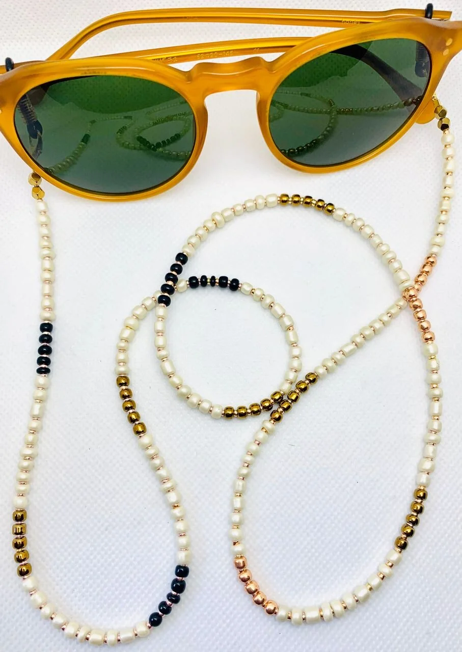 Funky White Mask &amp; Sunglass Chain (2 in 1)