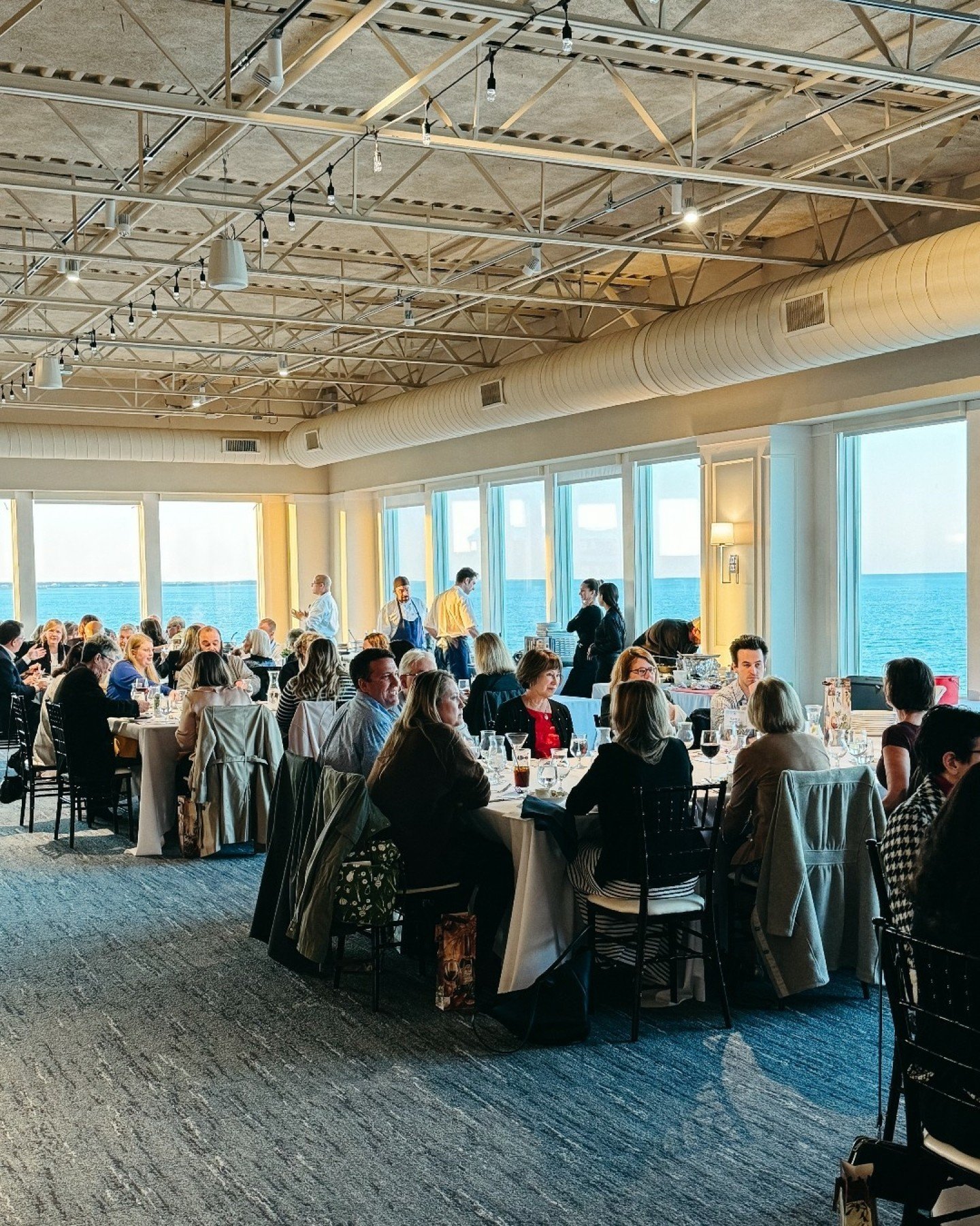 Big thanks to the Newburyport Rotary Club's Annual Chef's Dinner for having us! 

Chef Viny &amp; the Poynt team featured and prepared:

🥩 Locally raised ribeye steak with sweet manchego butter and roasted vegetables
🍄&zwj;🟫 Black truffle arancini