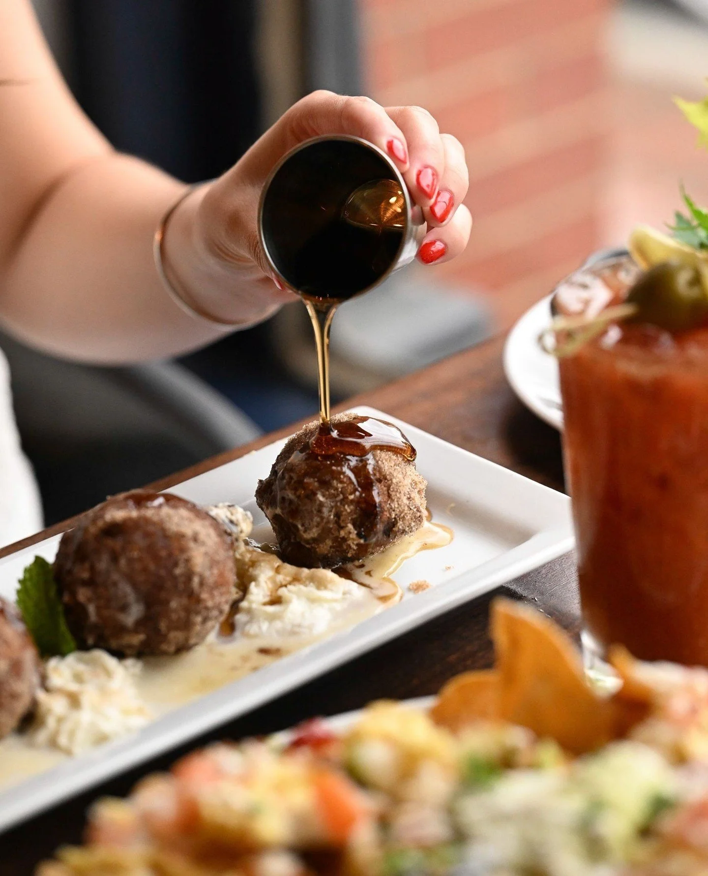 From 10AM–3PM, join us in the heart of Newburyport for comfort classics, brunch cocktails, and the kind of energy that makes the weekend feel complete. #gettothepoynt
Settle in, Sundays are made for brunch at The Poynt.