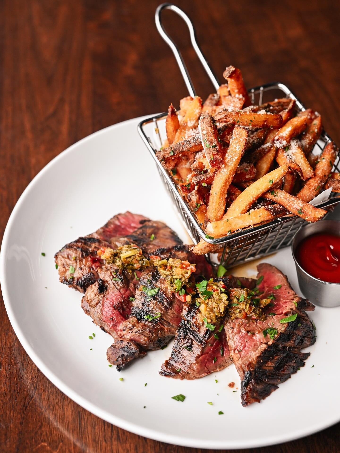 Sometimes less is more 🥩✨
Savor our Steak Frites: hanger steak, house chimichurri, and parmesan truffle fries [GF]. Simplicity never tasted so good.