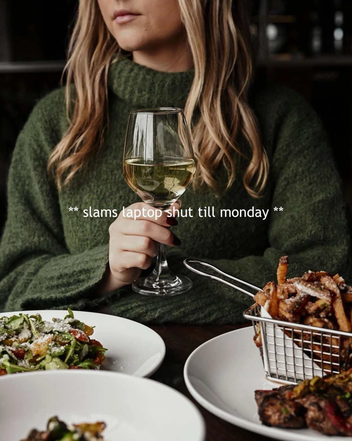 It&rsquo;s the weekend. 💻➡️🍷
Laptop closed, out-of-office activated, and full-on Poynt mode engaged. See you Tonight! #ThePoyntNewburyport