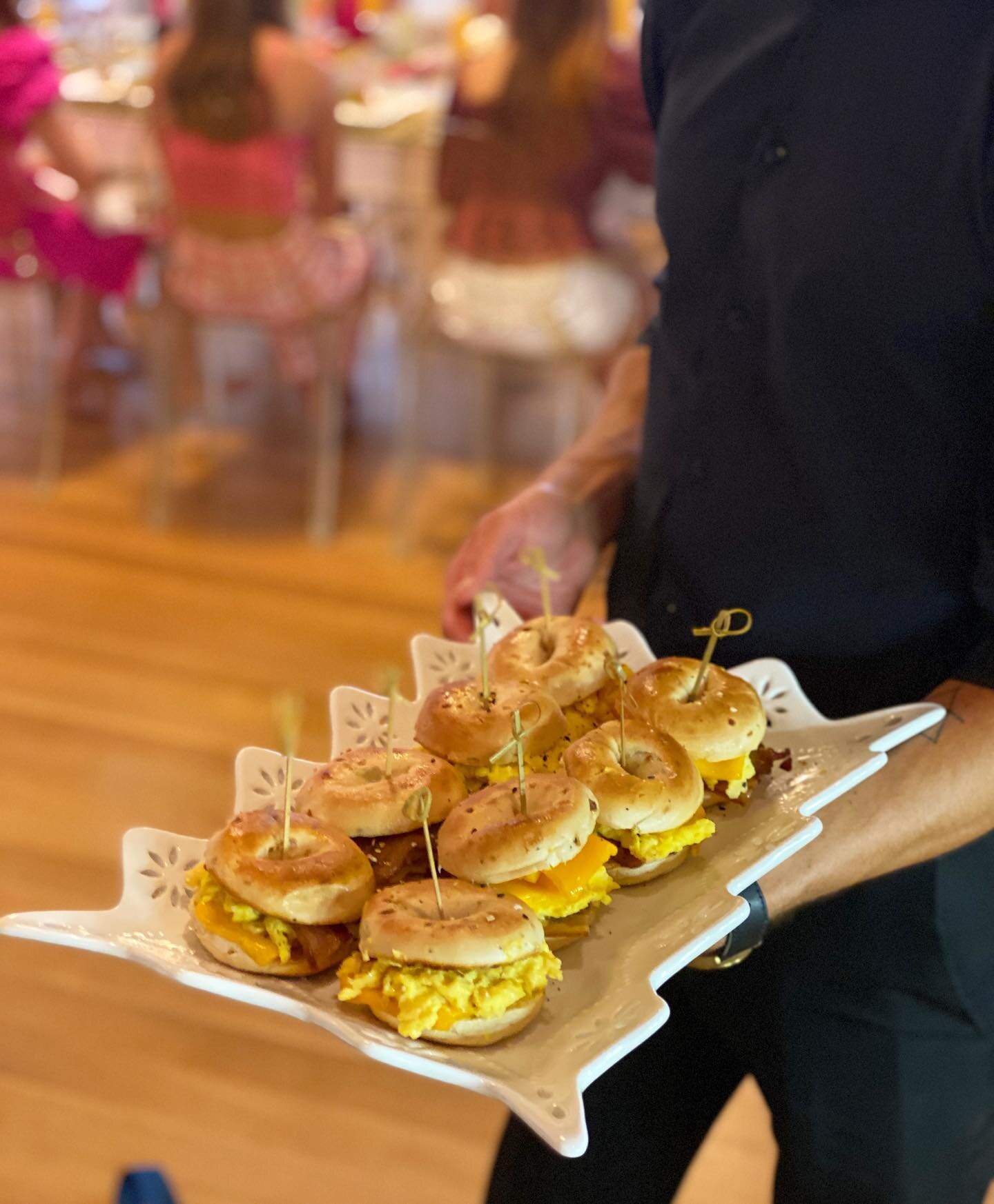 Mini NYC style &ldquo;BEC&rdquo; sliders for a themed brunch this past Sunday for clients. Thick hickory smoked bacon, farm fresh eggs, Vermont cheddar, mini fresh bagels and hot sauce on the side. 🥯 

#nyc #bec #brunch #bagel #yummy #foodporn #even
