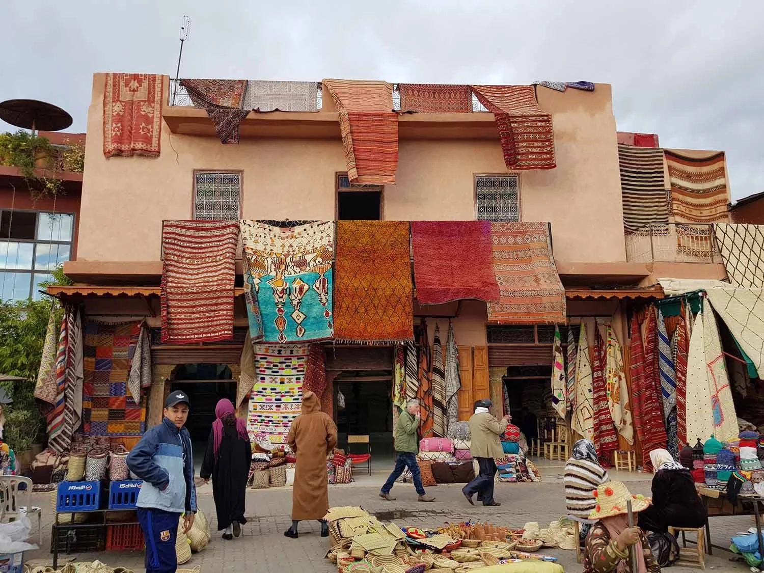 Moroccan textile beauties - the rich tradition of handcrafted rugs