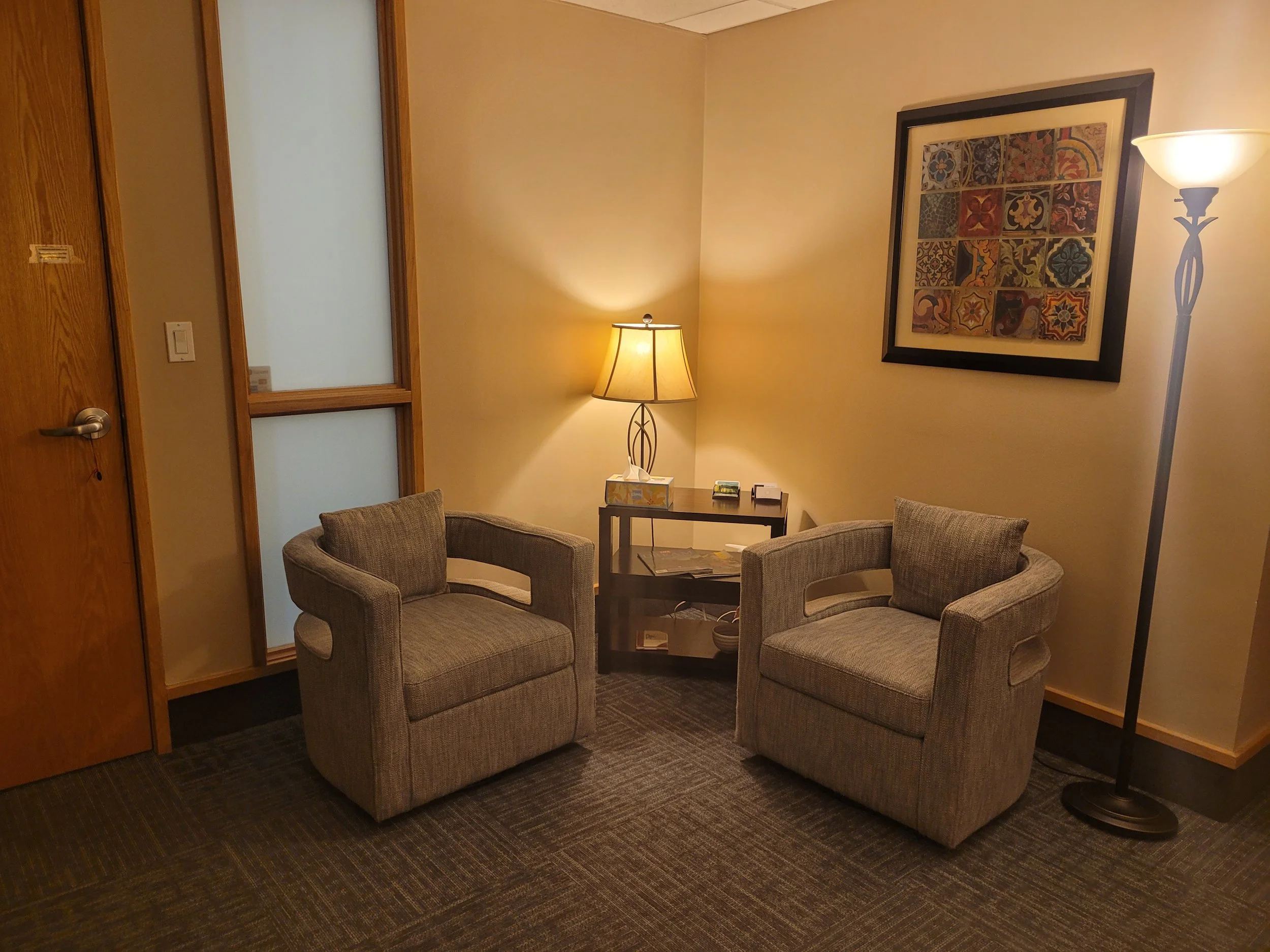 comfortable hypnotherapist office in Denver
