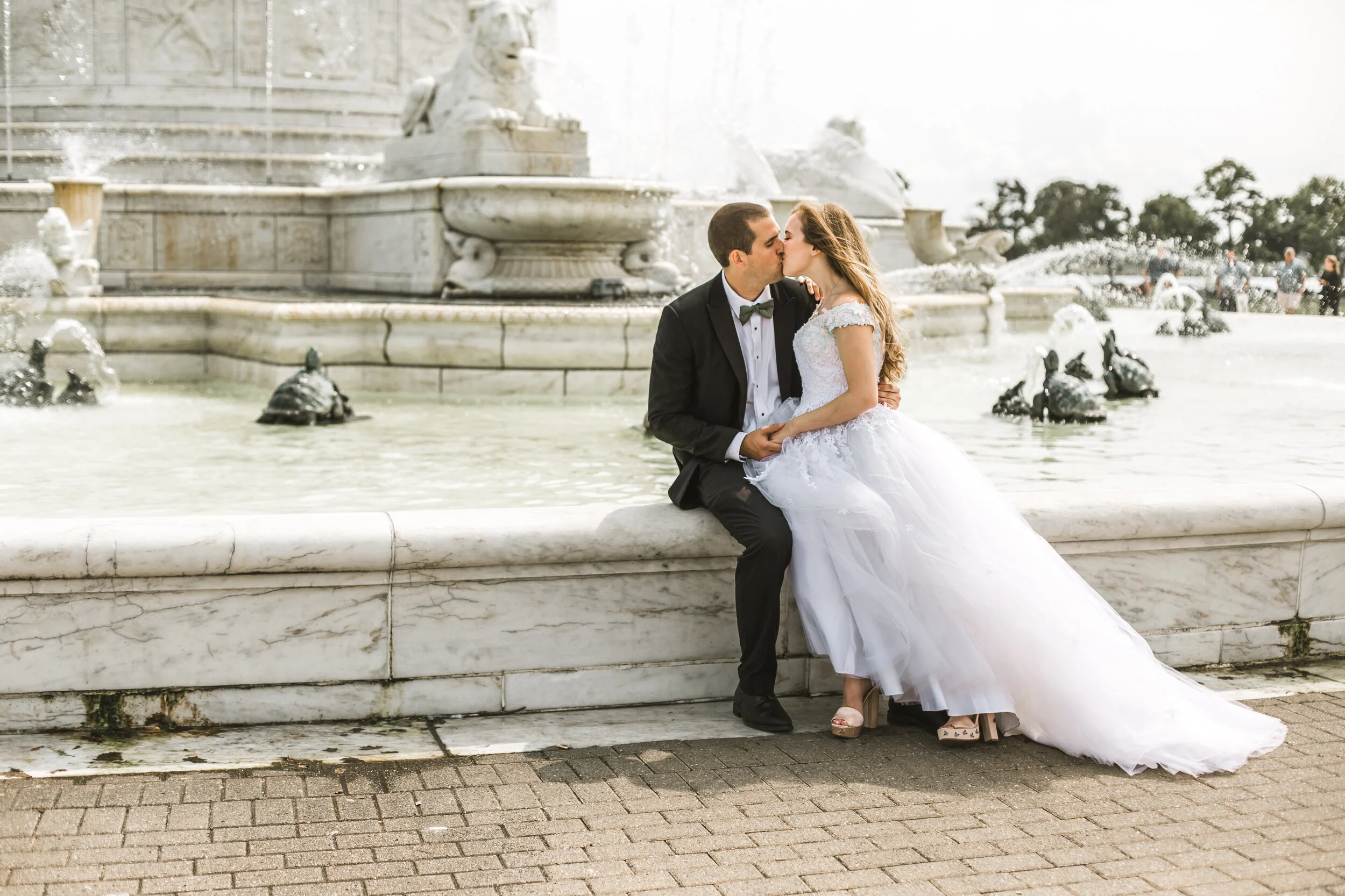 Bridget + Ted | Detroit Wedding at Belle Isle Boathouse | Belle Isle Fountain