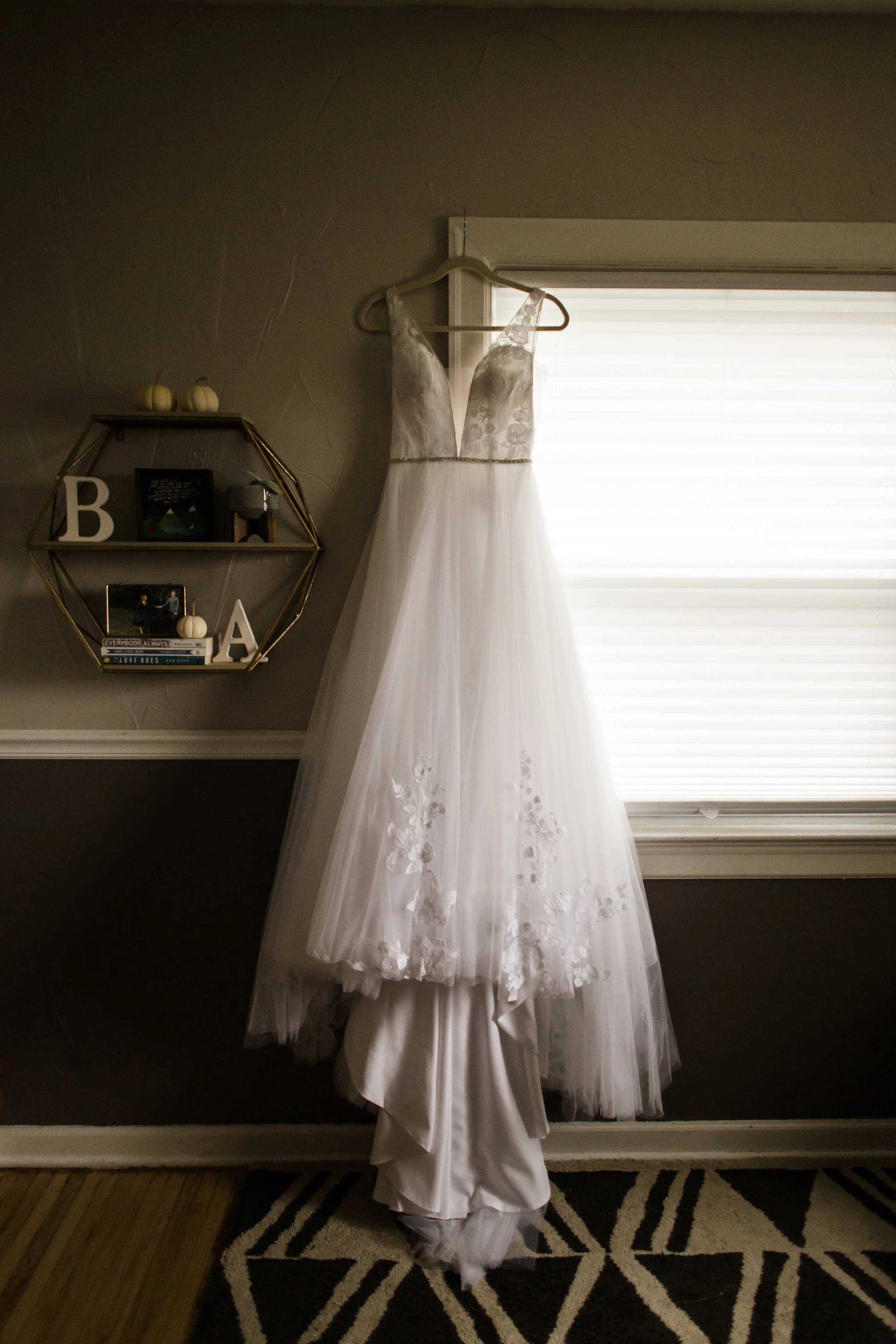 Lace Wedding Dress | Fort Wayne Wedding at the Embassy Theatre | Wedding Photos at Foellinger-Freimann Botanical Conservatory | Kellie Robinson Photography