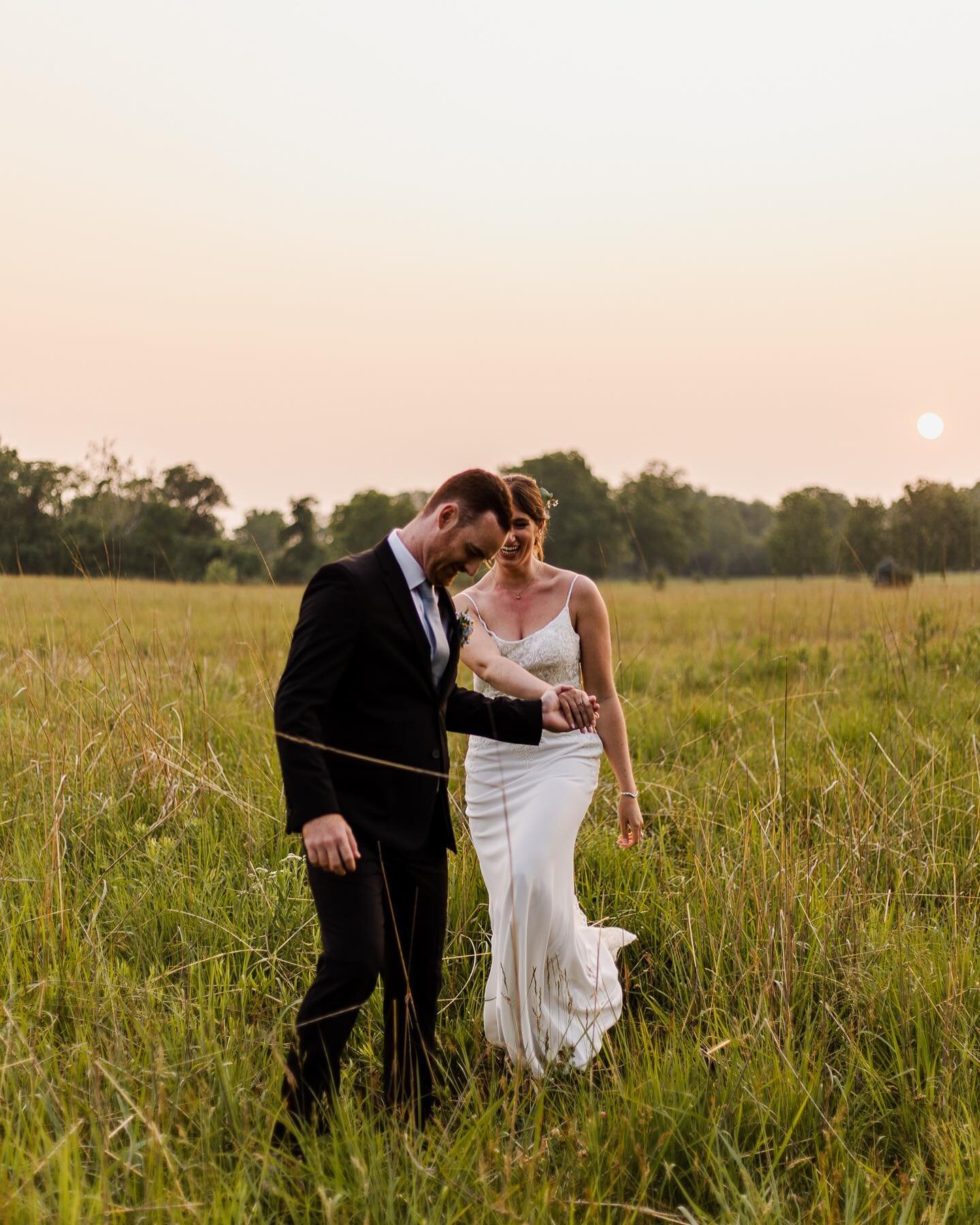 What a beautiful night with these beautiful souls. I love scheduling in sunset photos into every wedding day, even if it&rsquo;s just a few minutes. 
🌞
@brookshireweddings 
.
.
.
.
#brookshireweddings #brookshirewedding #brookshire #toledoweddingpho