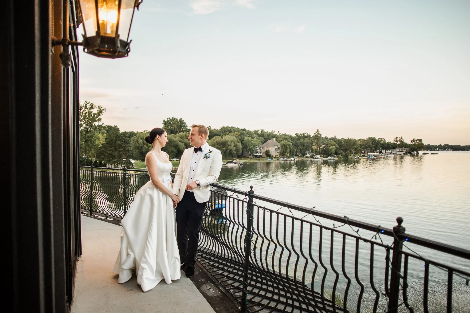 Sarah + Owen’s Temple Shir Shalom Wedding in Bloomfield Hills