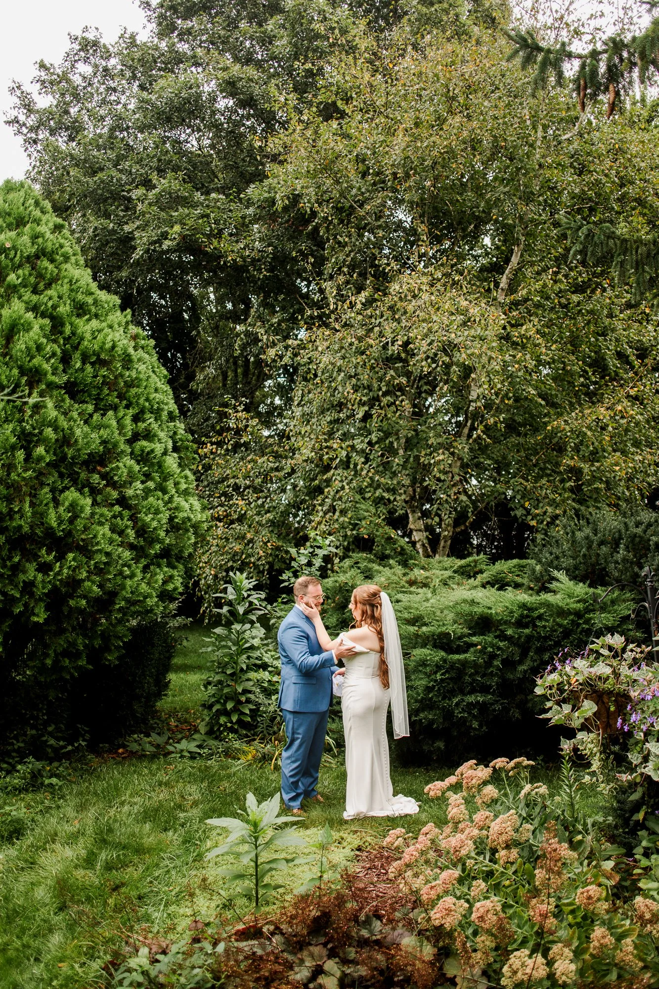 Wide shot of an emotional first look at Bloom and Bower in Risingsun Ohio