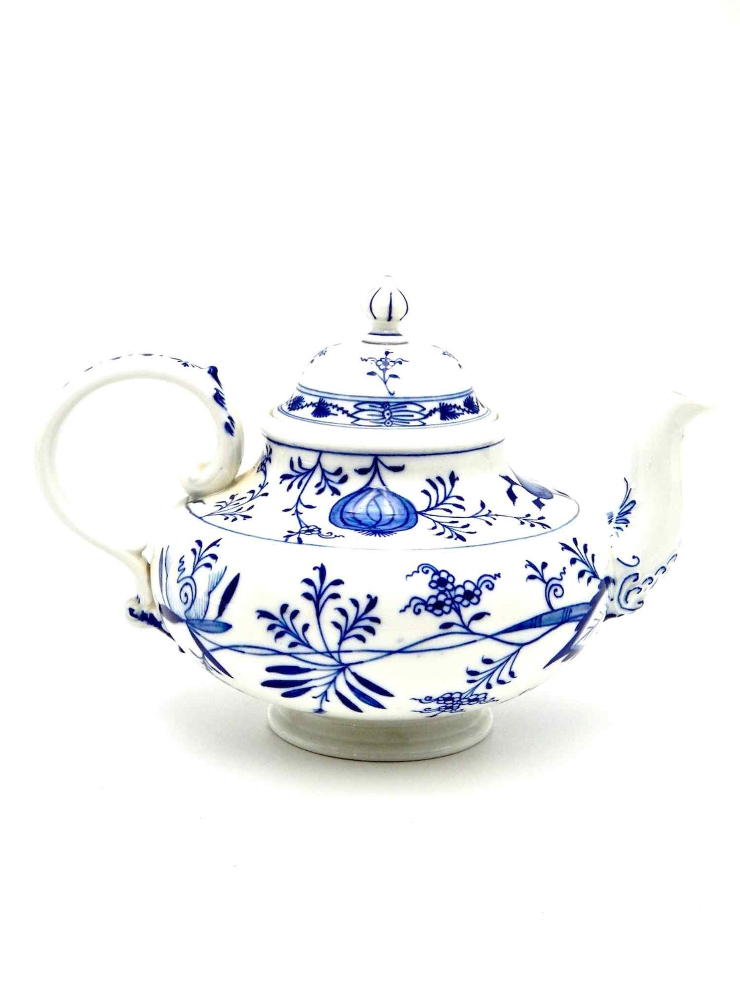 Blue Onion Crossed Sword Meissen Teapot