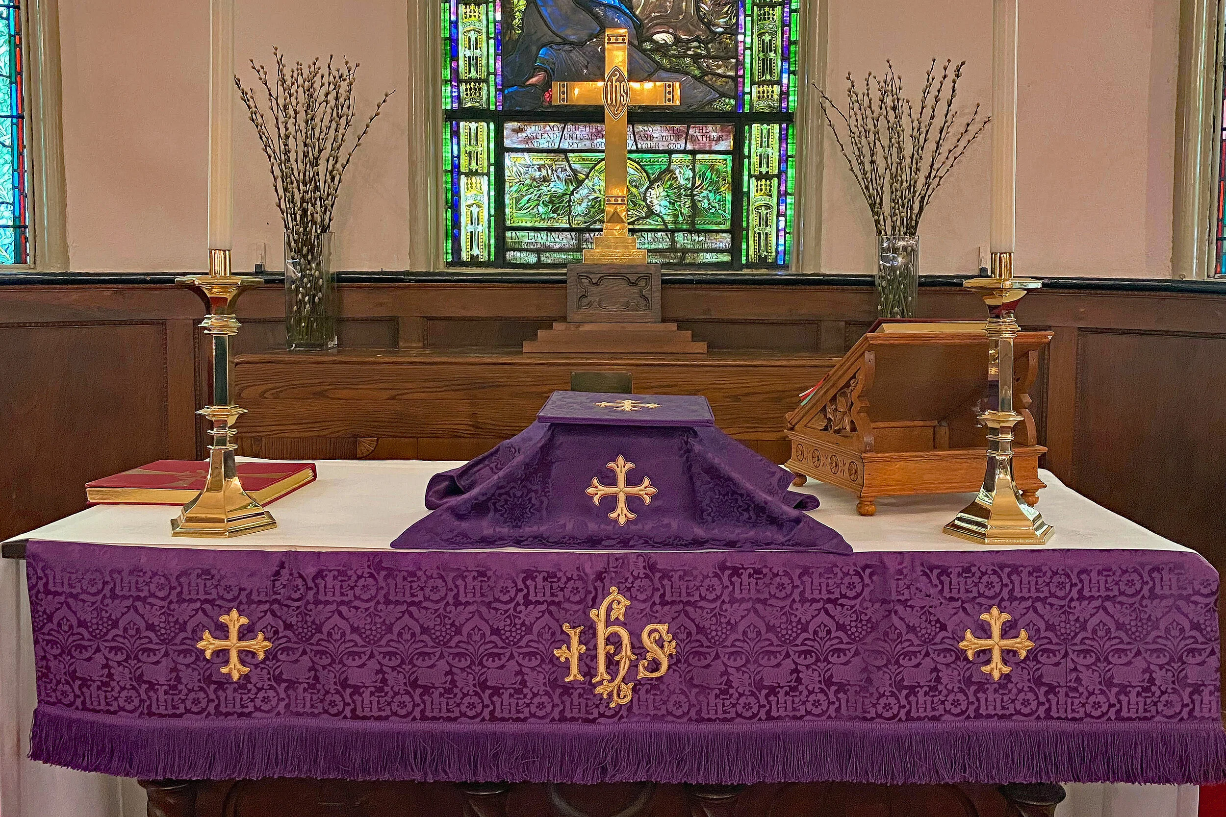 Lenten altar.jpg