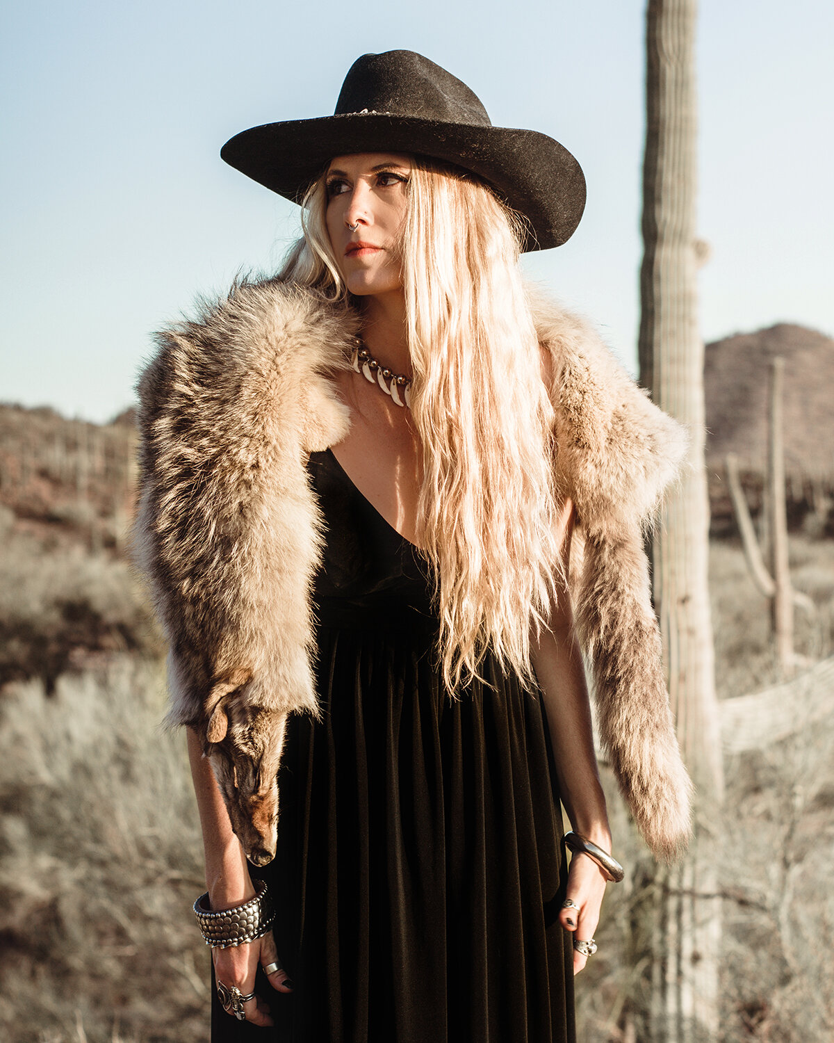 COYOTE QUEEN NECKLACE