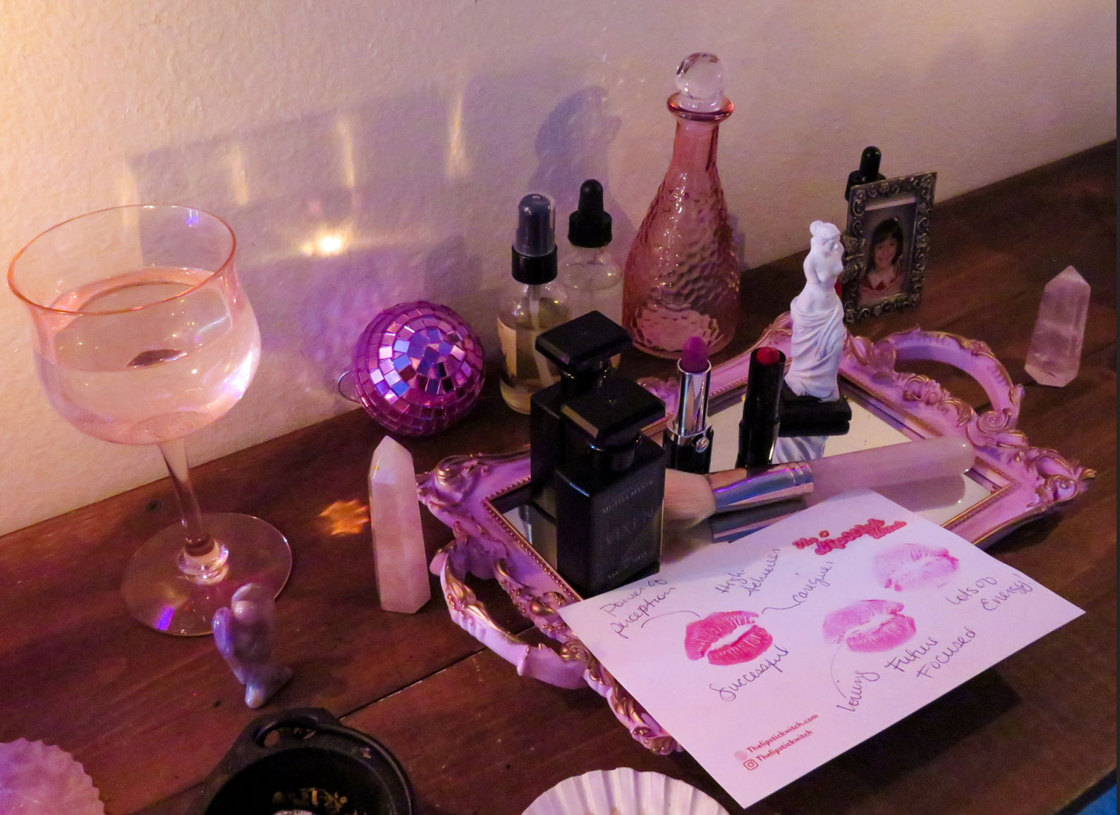 Is your pout communicating a power outage?💋✨