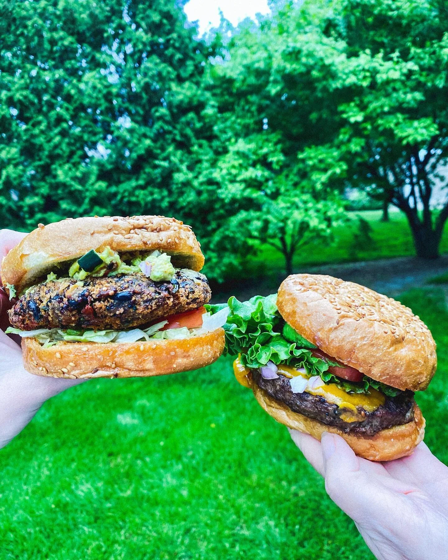 #BurgerADayMay Day 21: &ldquo;Tonight we picked up Lake Country @waterstreetbrewery burgers! We got the Veggie Burger and California Burger. Both delicious and great for a warm summer day!!&rdquo; - @madelinekohls #girlmeatsburger 
&bull;
&bull;
&bul