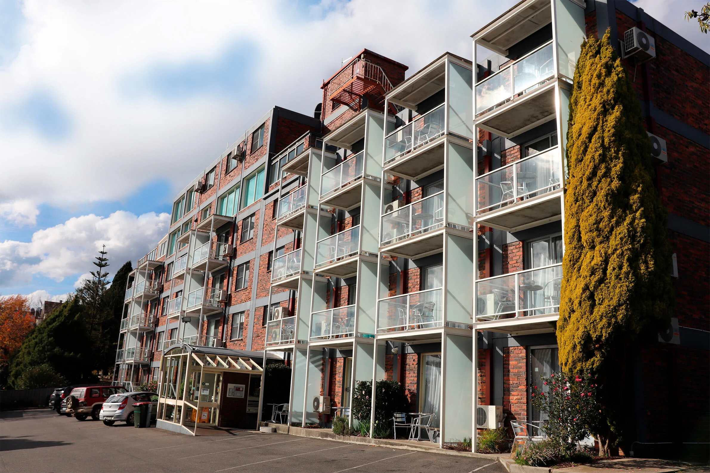 Family Launceston — Adina Place Motel Apartments