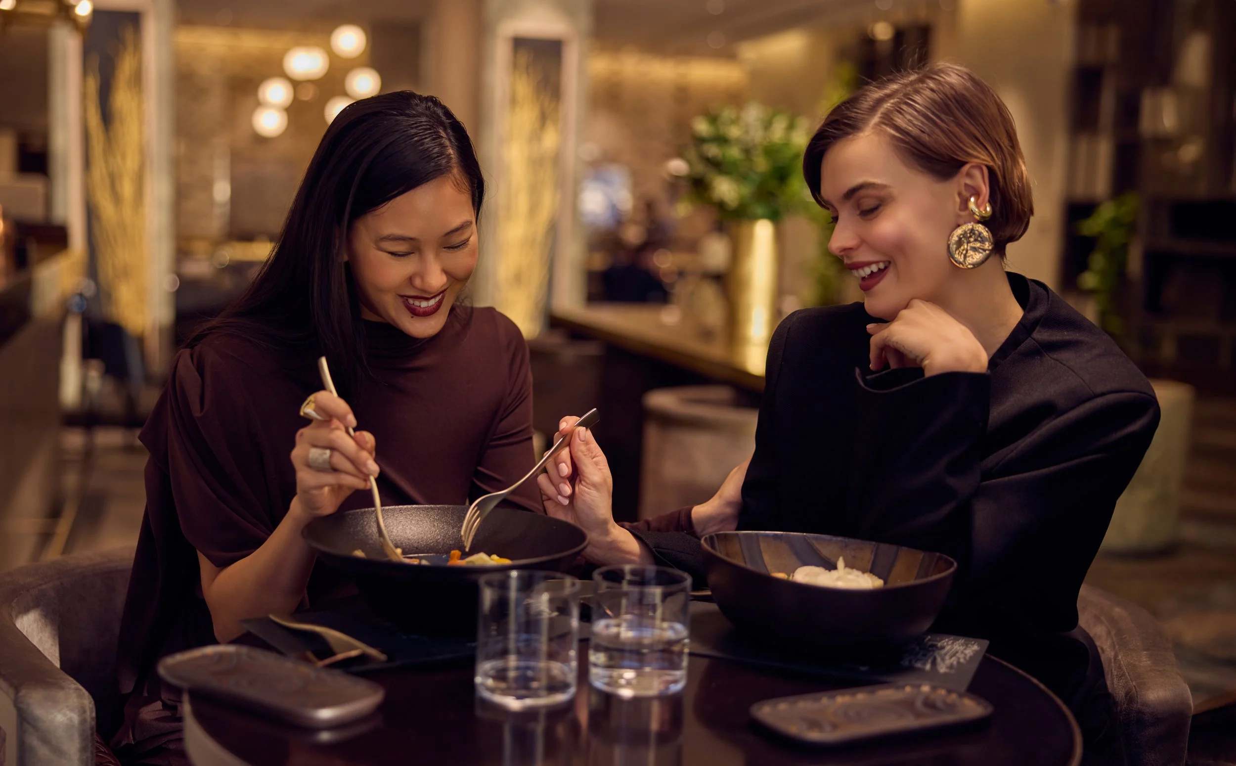 HiltonMilano-Lifestyle-Bar-Lunch-01.jpg