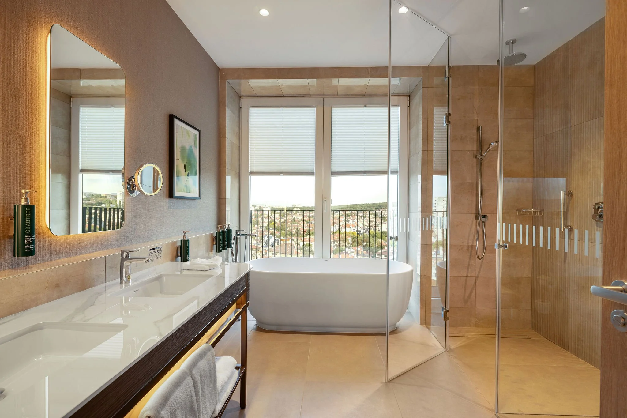 Hilton-Sofia-rm1002-Bathroom.jpg