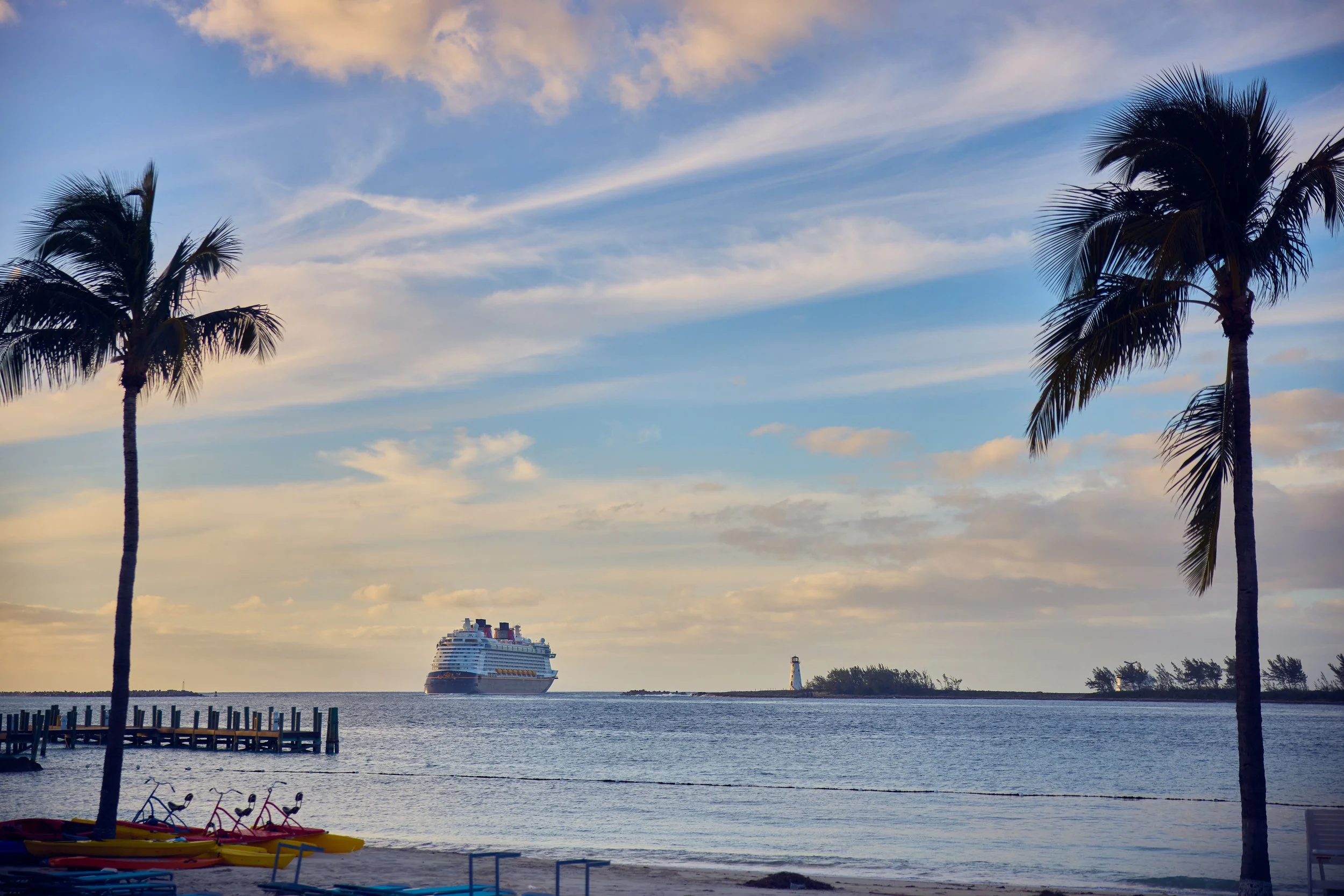 British-Colonial-Sea-View-01.jpg