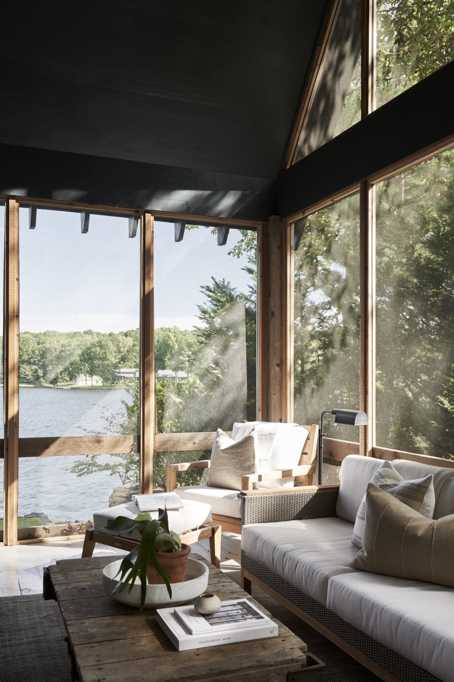 Lake Cottage Home Decor