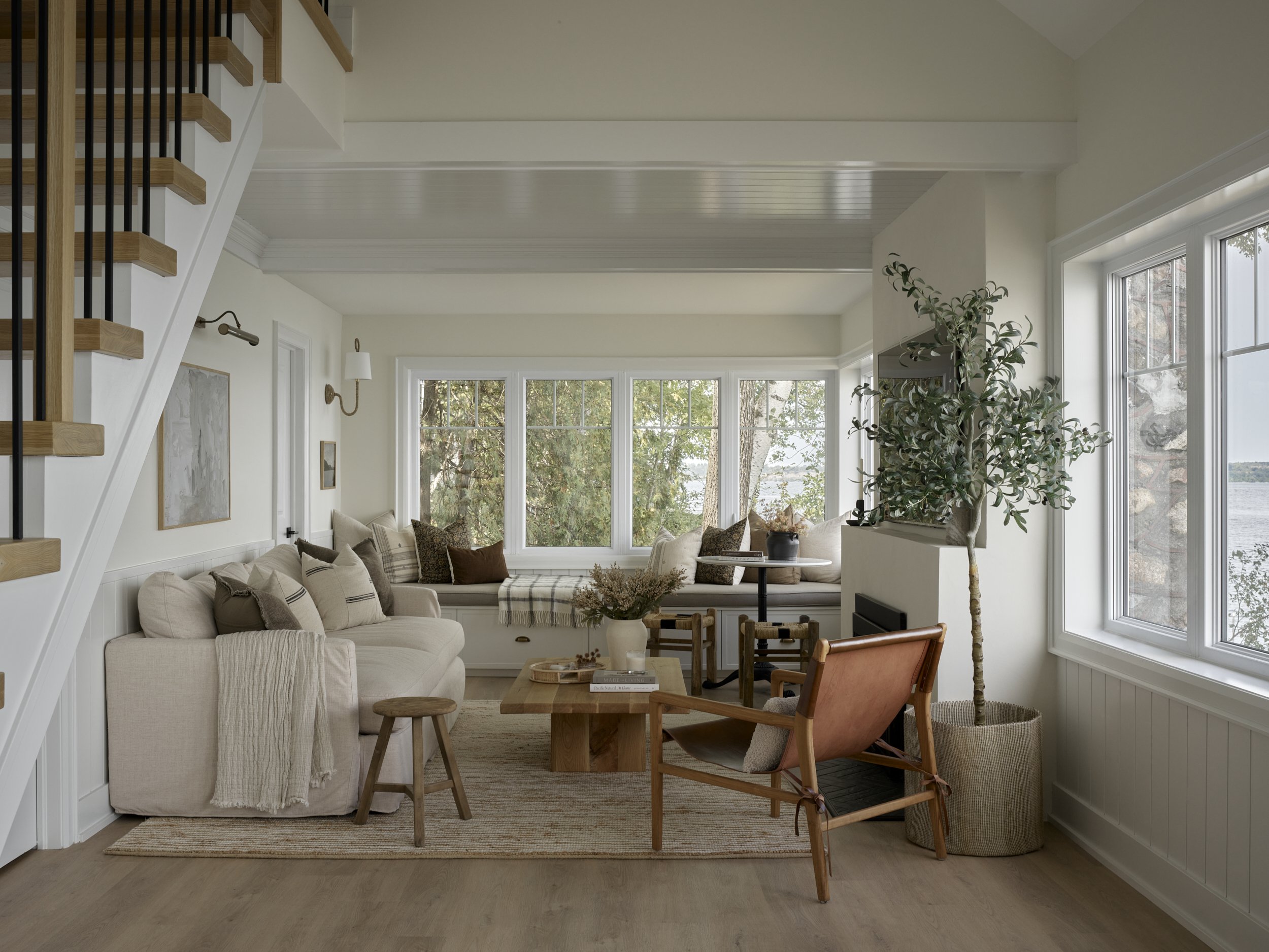 Stylish Cottage Living: 14 Decorating Ideas | Decoist