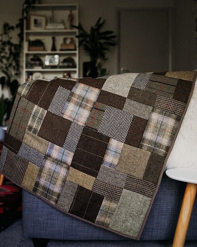 3 and a half years ago, I bought a bundle of tweed from @beyond_measure_uk. It was always my plan to make something special for Dylan out of this fabric since he has such a soft spot for tweed.

So while on lockdown, I designed a quilt, cut all the p