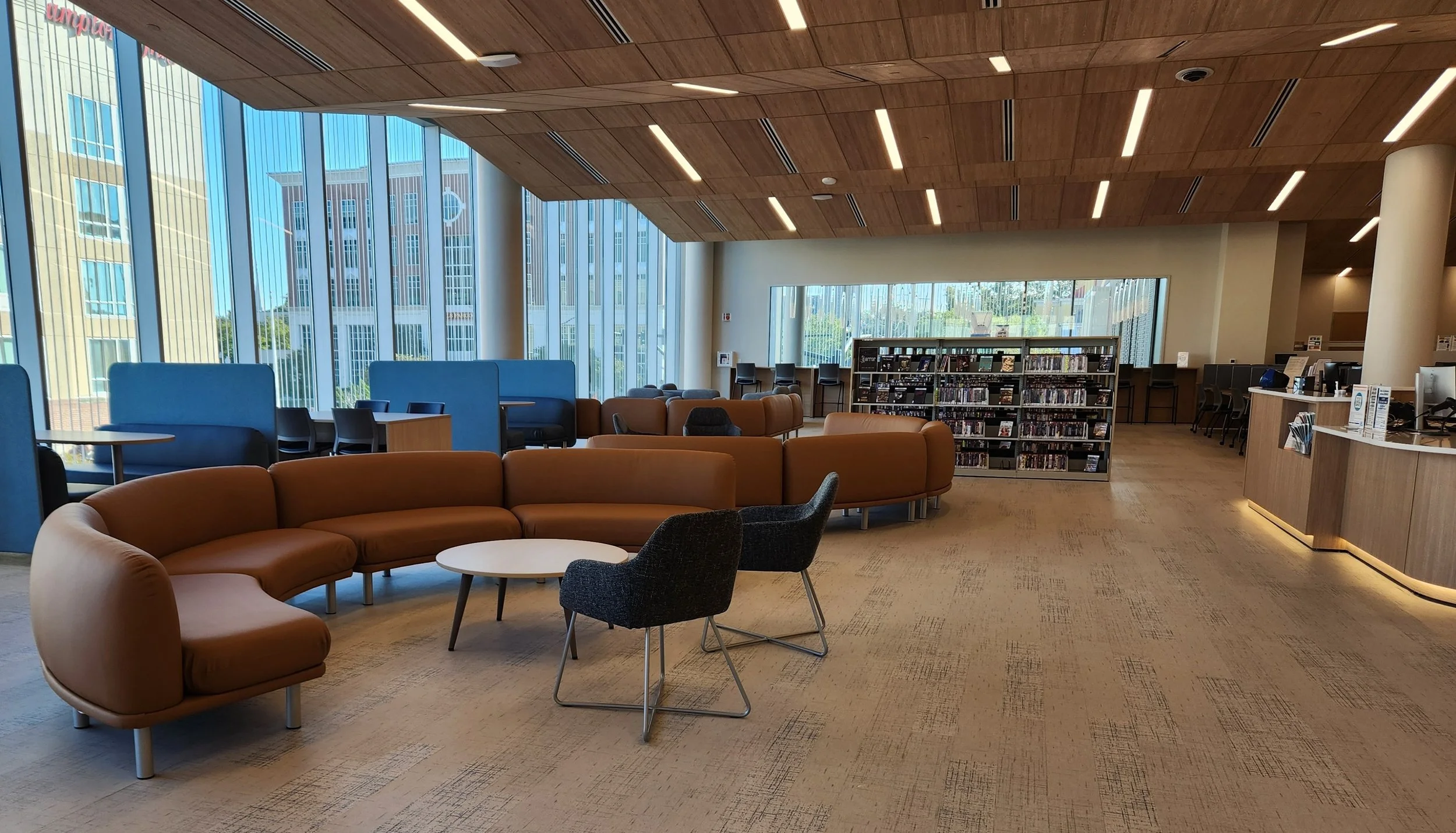 Overview adult lounge seating