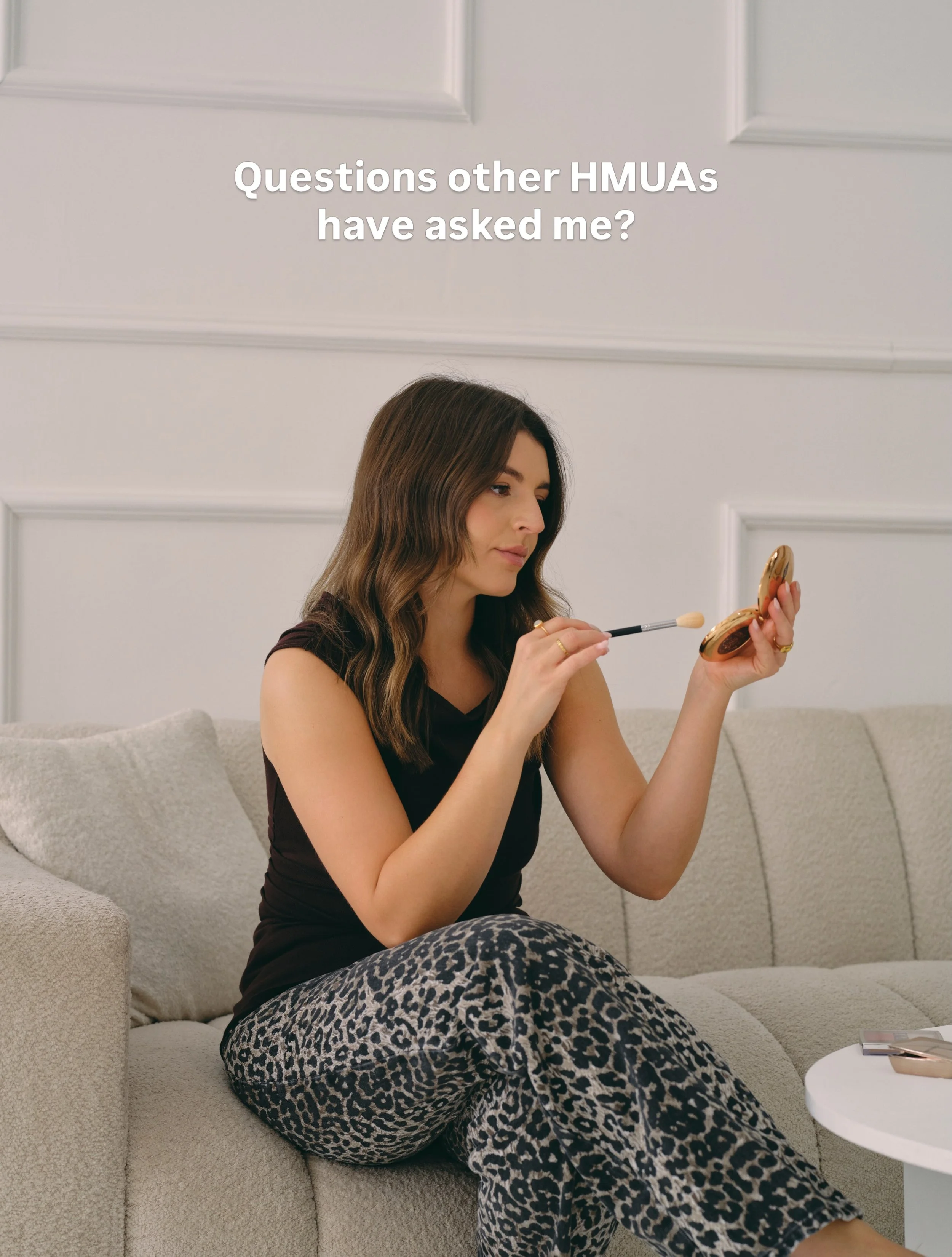 Drop your questions in my DMs! 🤎 

#bridalhmua #bridalmakeupartists #bridalhairstylist #weddingsuppliers 

This can look different for everyone but one of my biggest pieces of advice is make connections everywhere you go! 

Contracts are essential f